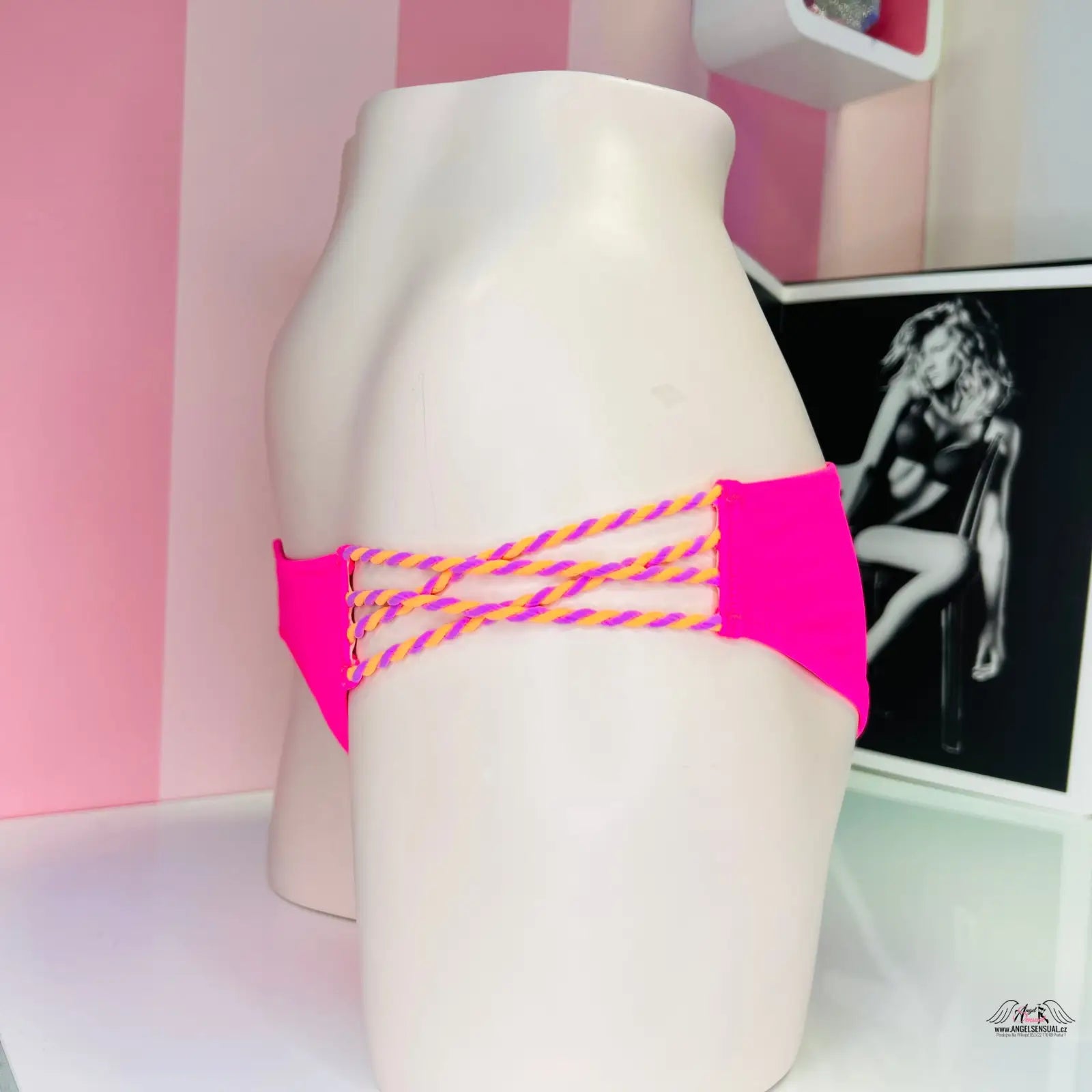 Hot pink spodní díl plavek s braidovanými provázky, sexy spodní díl plavek