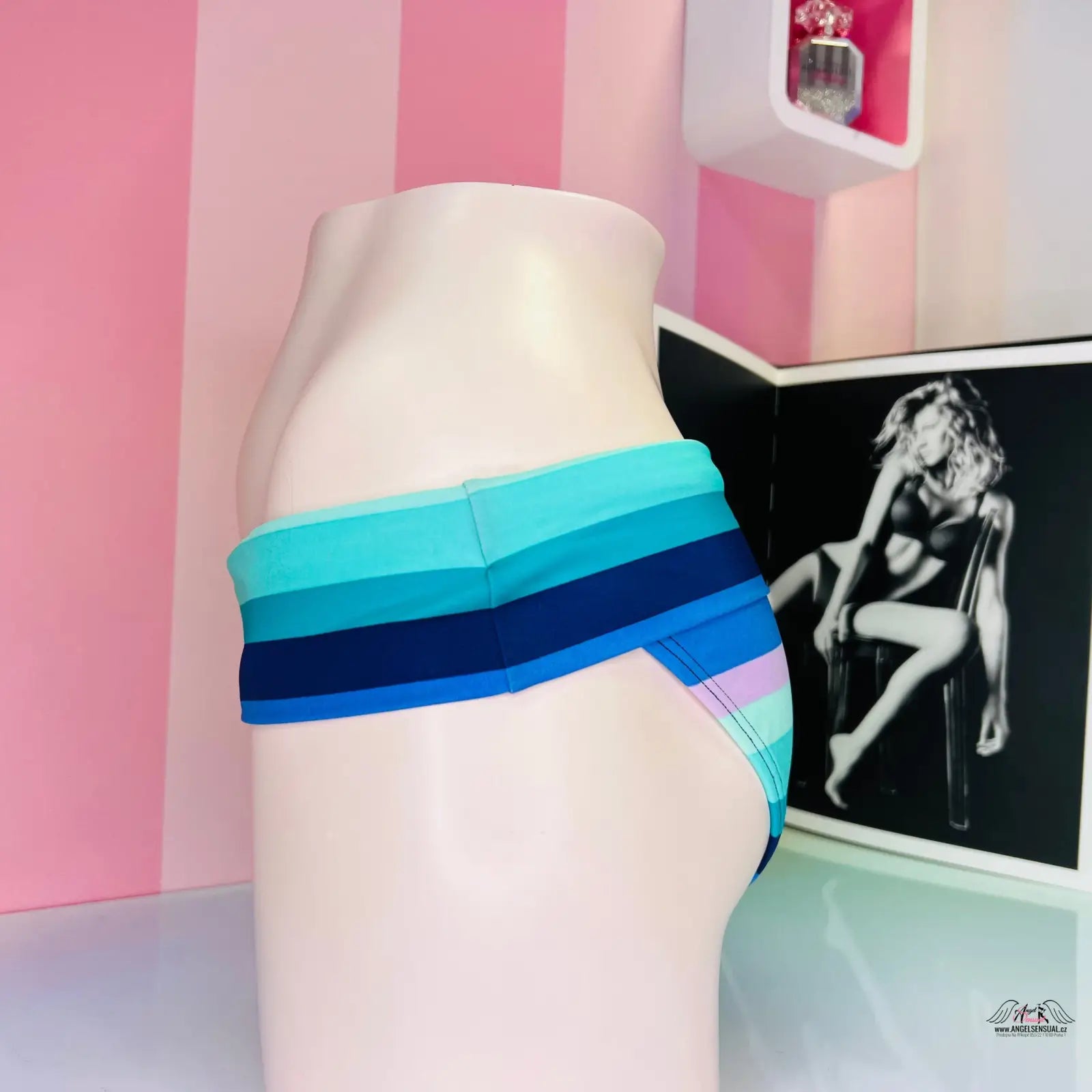 Turquoise a modrý pruhovaný spodní díl plavek na bílé figuríně, Victoria’s Secret
