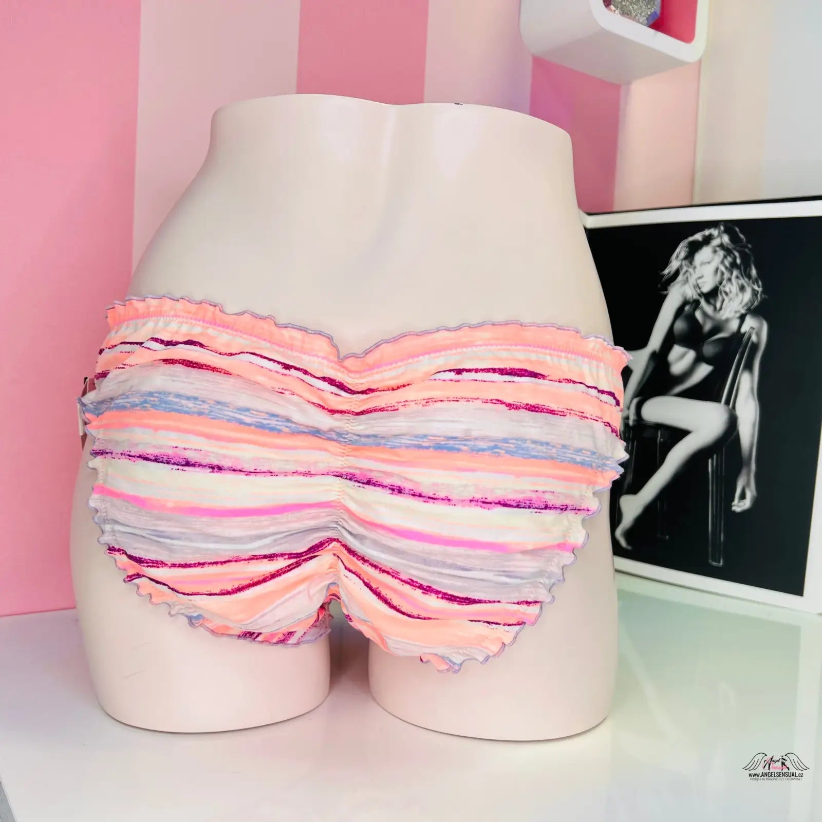 Mannequin torso v barevném vzorovaném spodním díle plavek Victoria’s Secret Spodní Díl Plavek Řasení