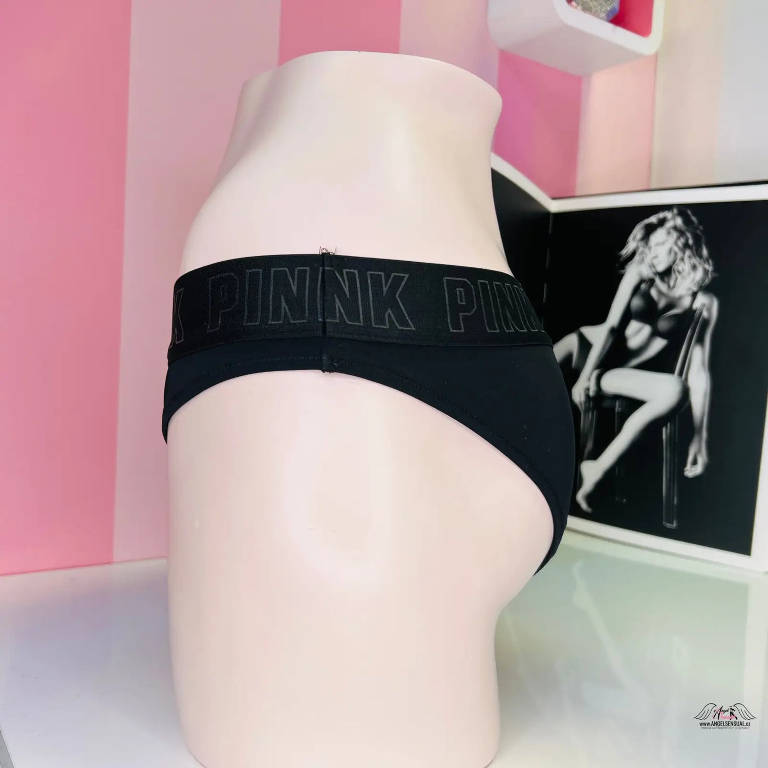 Black women’s underwear Victoria’s Secret Spodní Díl Plavek Široká Guma, stylový spodní díl plavek s nápisem pink