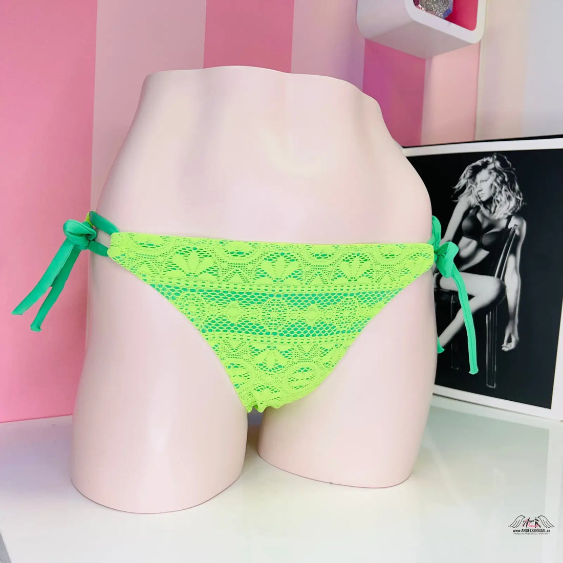 Neonově zelený spodní díl plavek s šňůrkovým zavazováním a elegantním designem