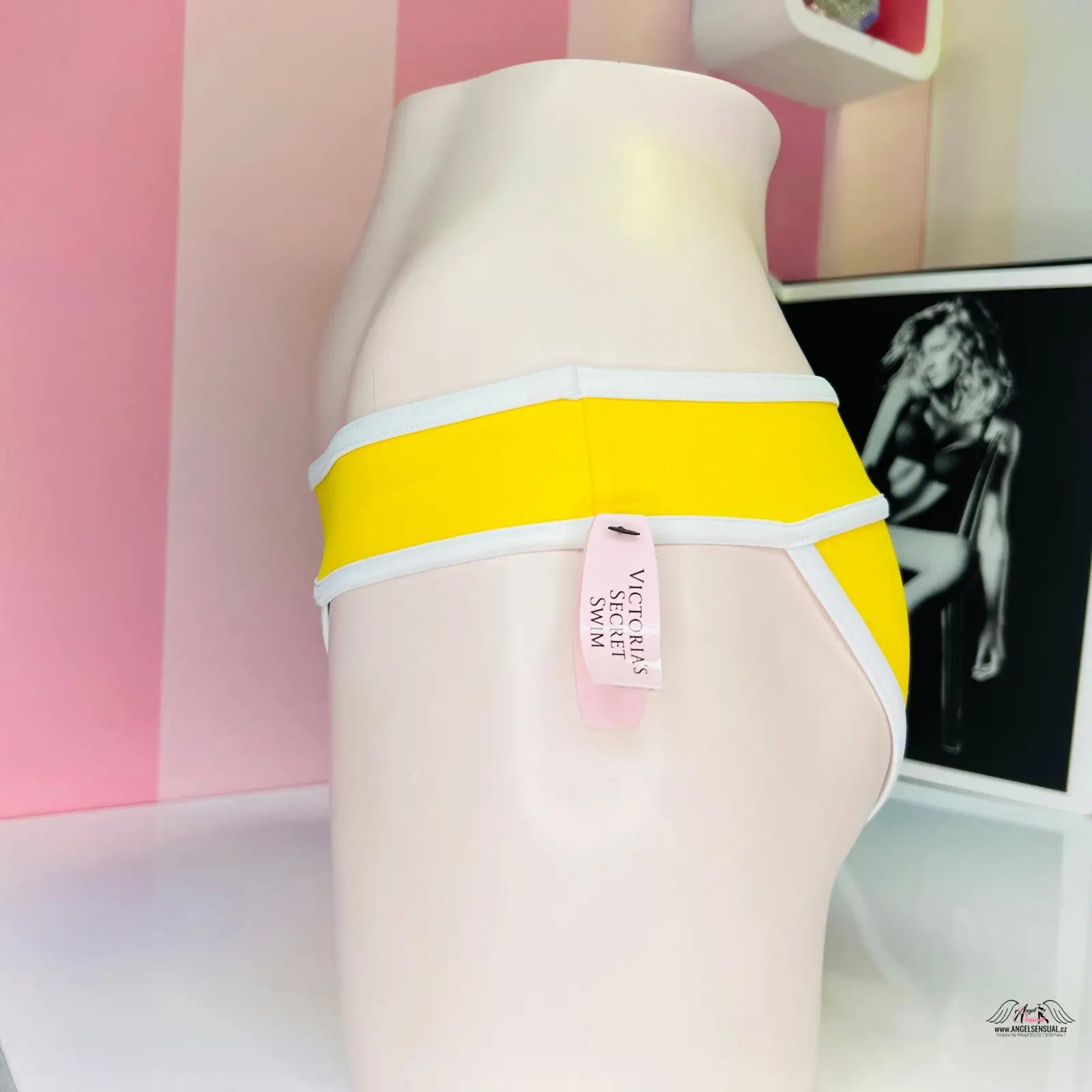 Luxusní spodní díl plavek se zlatou aplikací, žluté a bílé plavky Victoria’s Secret