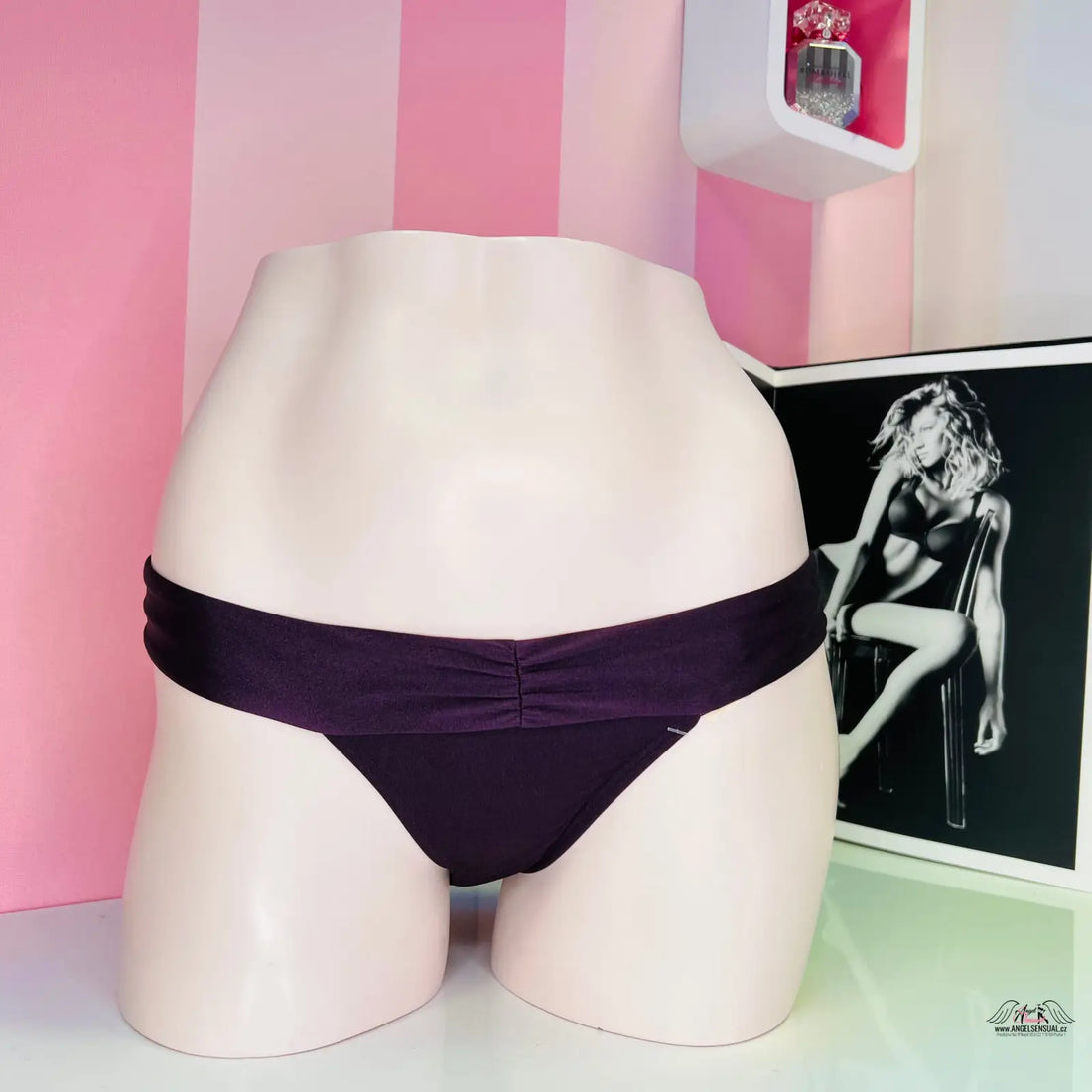 Purple spodní díl plavek s zlatou aplikací a lesklými odlesky, Victoria’s Secret