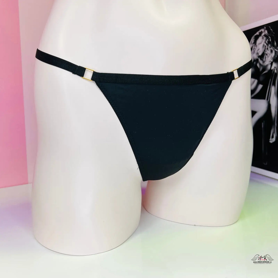 Velmi sexy tanga Victoria’s Secret String Tanga Více Barev s černým thongem a zlatými kroužky
