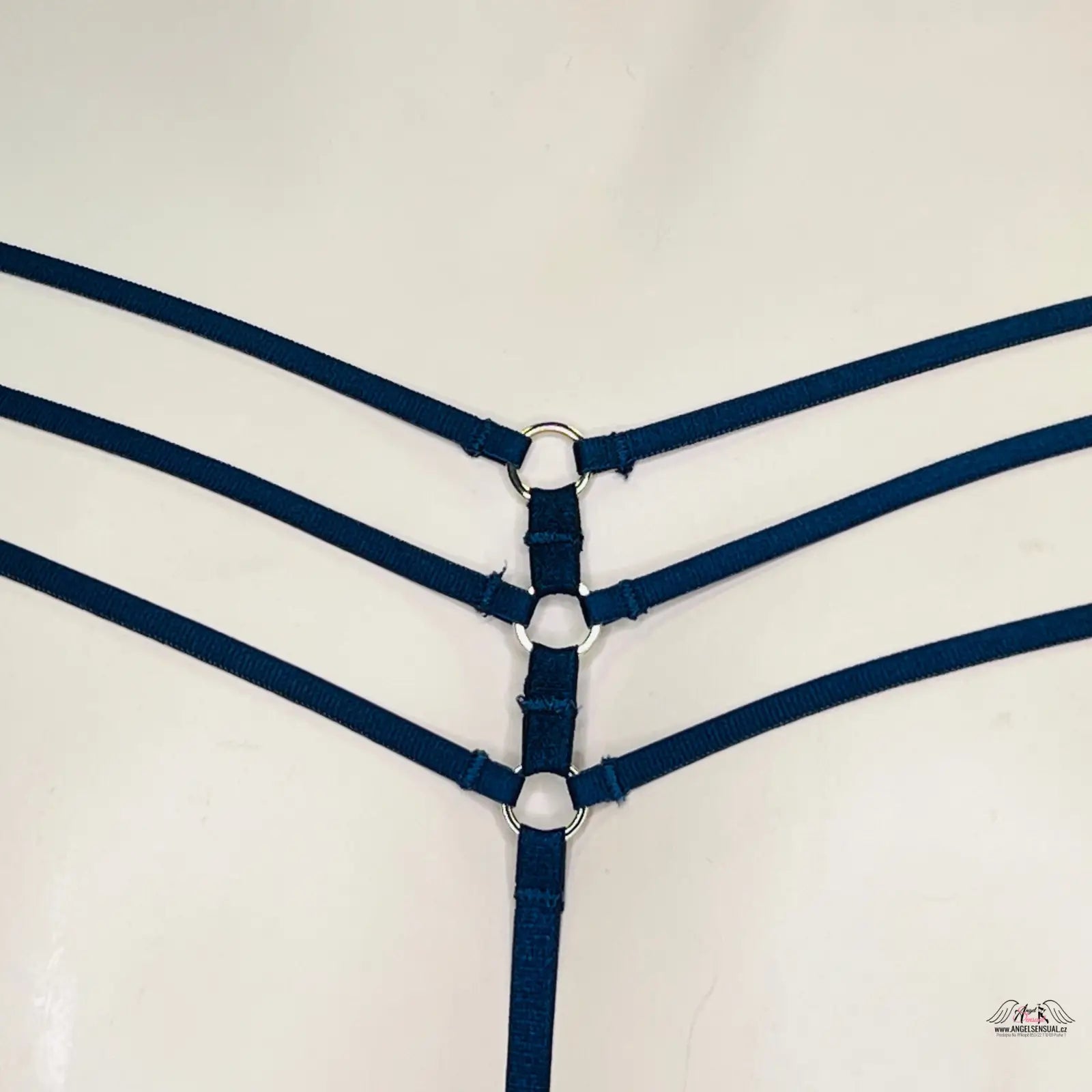 Blue stříbrnými ozdobami a úzkými pásky Victoria’s Secret String Tanga s Kroužky