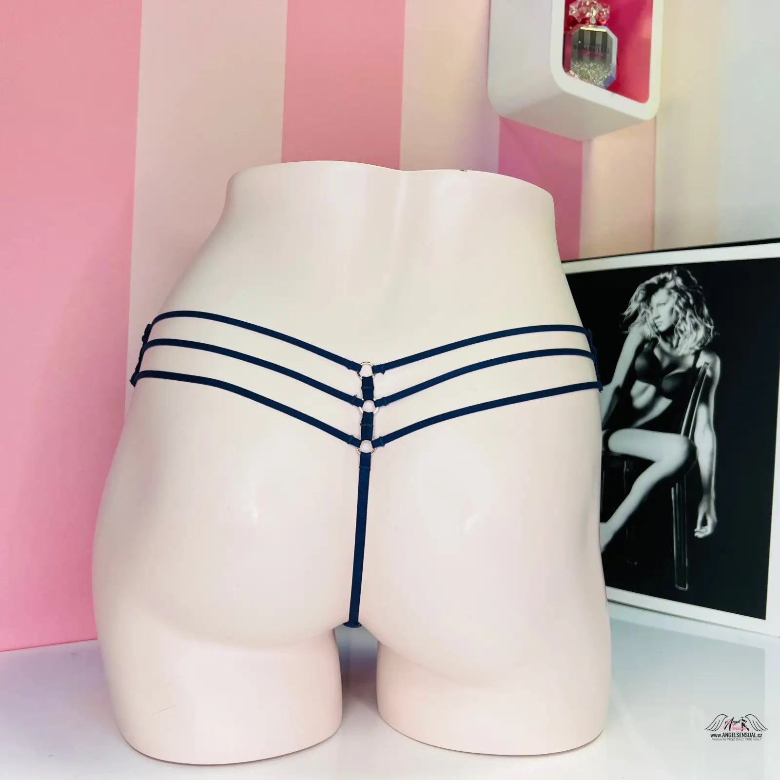 Navy blue string thong Victoria’s Secret s úzkými pásky a stříbrnými ozdobami