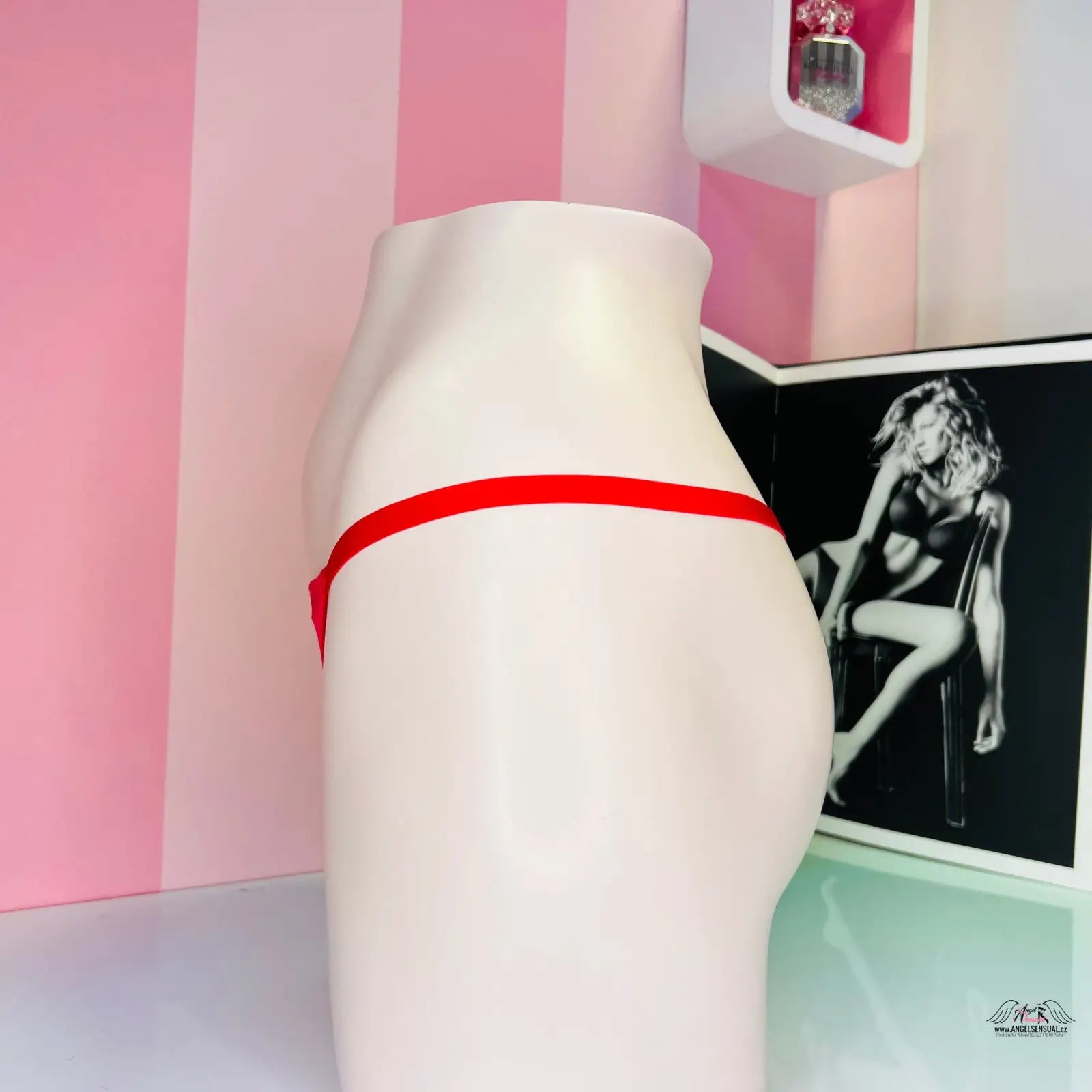 Červené lehké tanga Victoria’s Secret String Tanga s jemnými pásky a maximálním pohodlím
