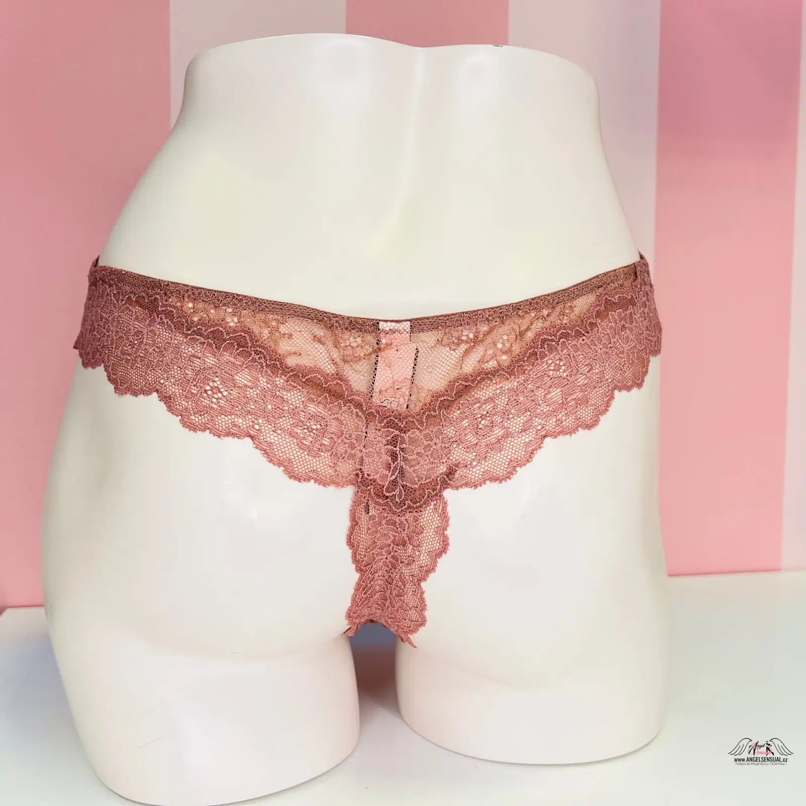 Nádherná pomněnková krajková tanga na bílém modelu, Victoria’s Secret Tanga Krajka