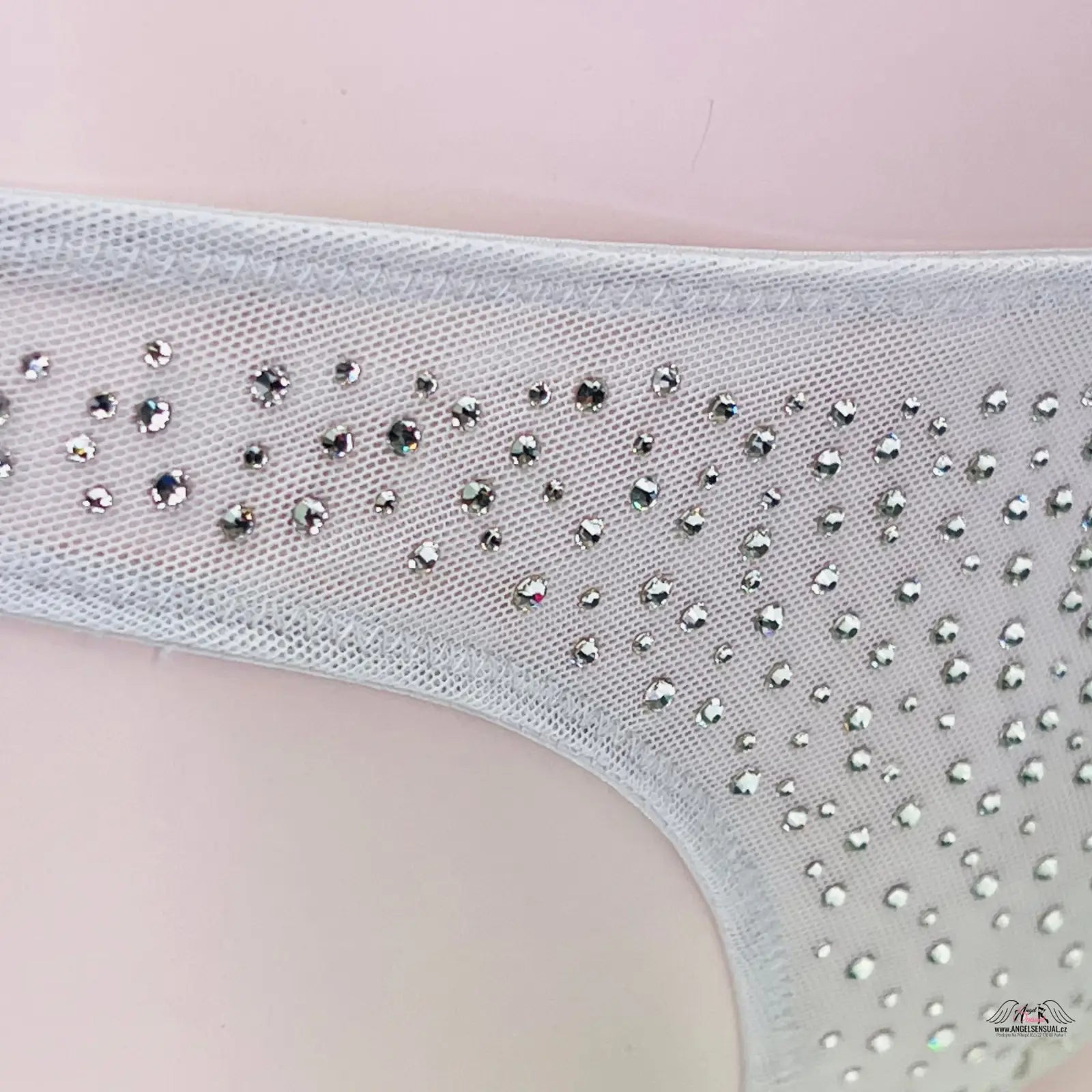 Victoria’s Secret Tanga s Kamínky vysoce kvalitních materiálů s rhinestone-studded síťovinou