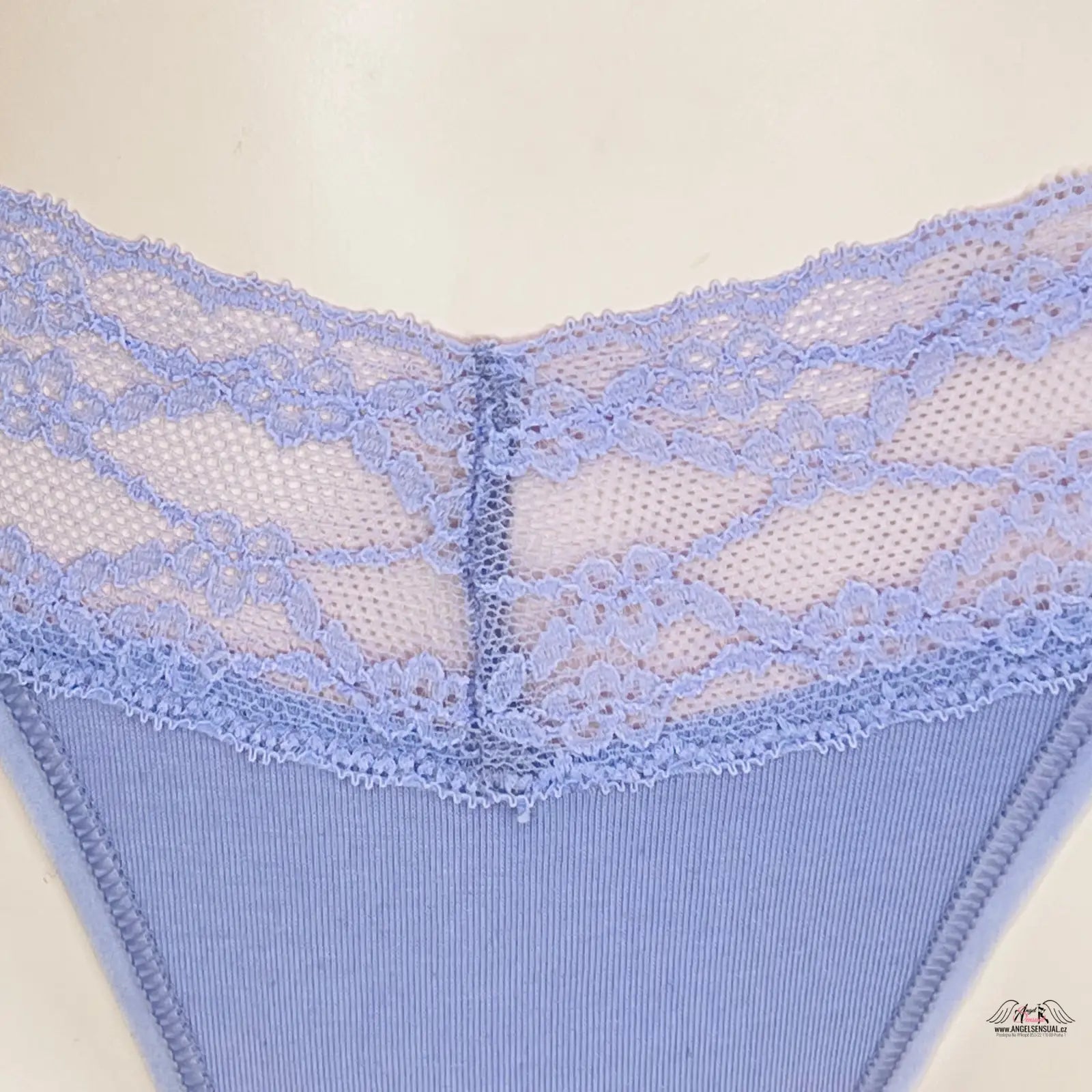 Obrázek modrého spodního prádla Victoria’s Secret Tanga s krajkovým lemem a stylová bavlněná tanga