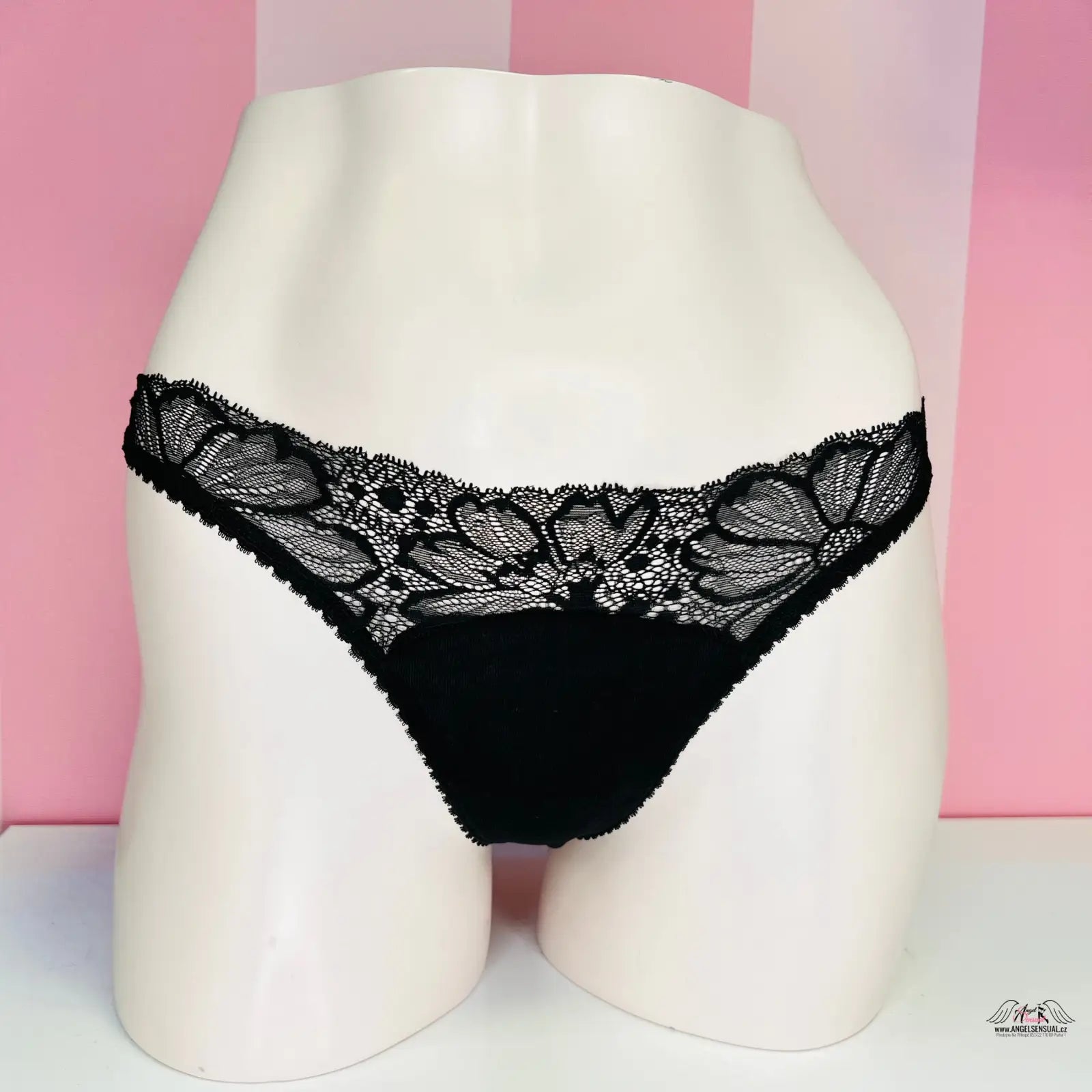 Black lace-trimmed panties with jemnou krajkou from Victoria’s Secret Tanga s Krajkou