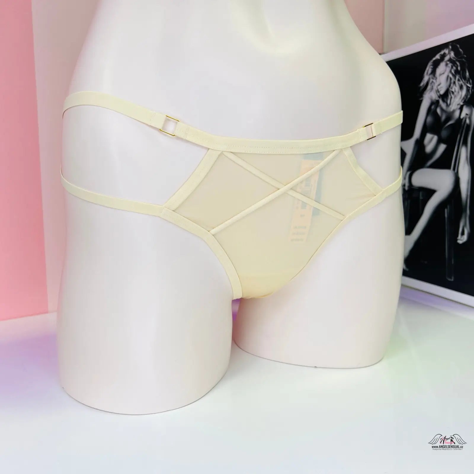 Beige síťované tanga s ozdobnými pásky, pohled oslní, Victoria’s Secret apparel & accessories