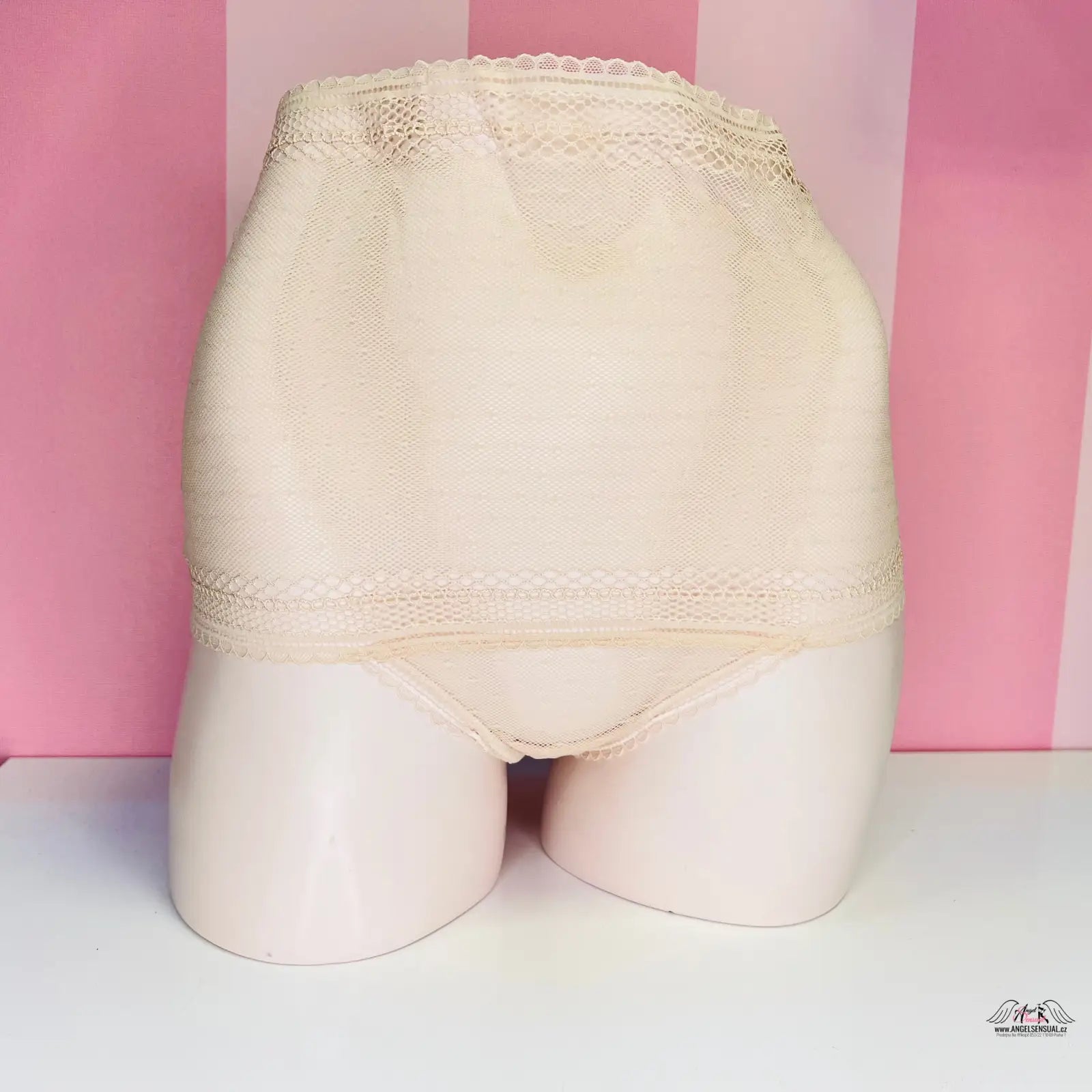 Krémové síťované tanga s vysokým pasem, detailní krajkový lem, Victoria’s Secret