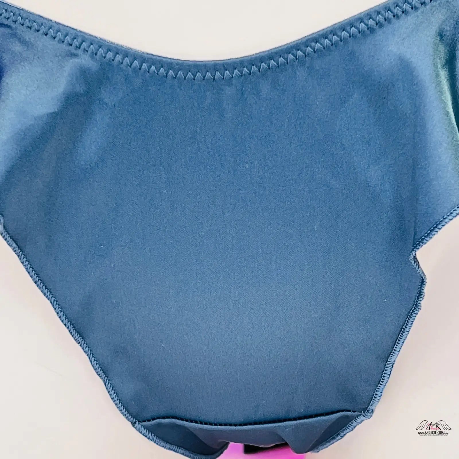 Luxusní sametové tanga Victoria’s Secret s jemnými volánky a elastickým lemem