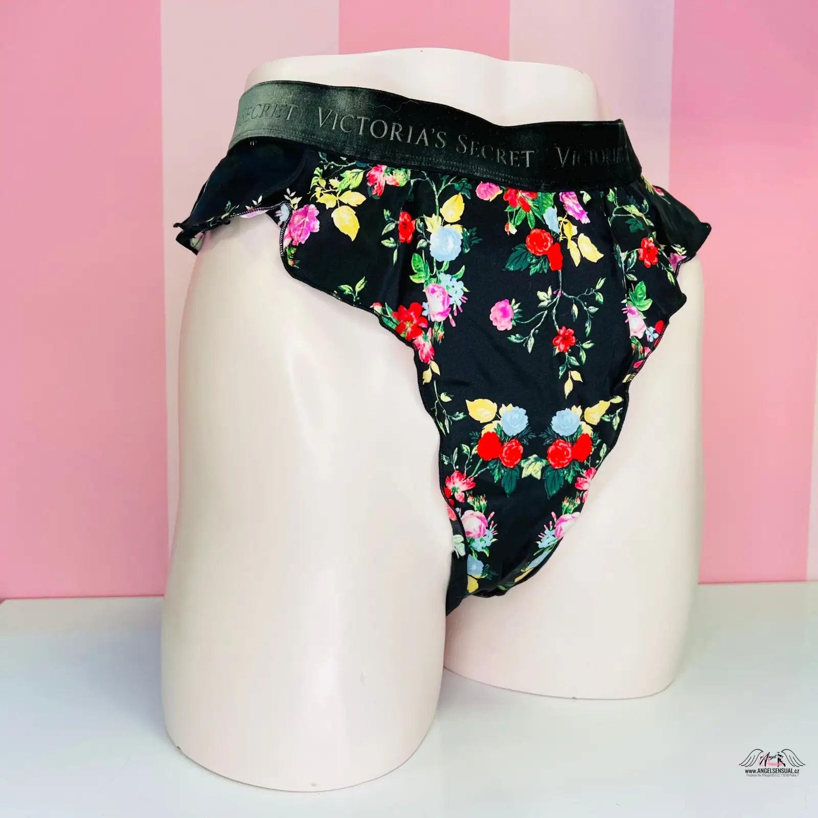 Hedvábné tanga s vysokým pasem a květinovým potiskem s černým elastickým pasem