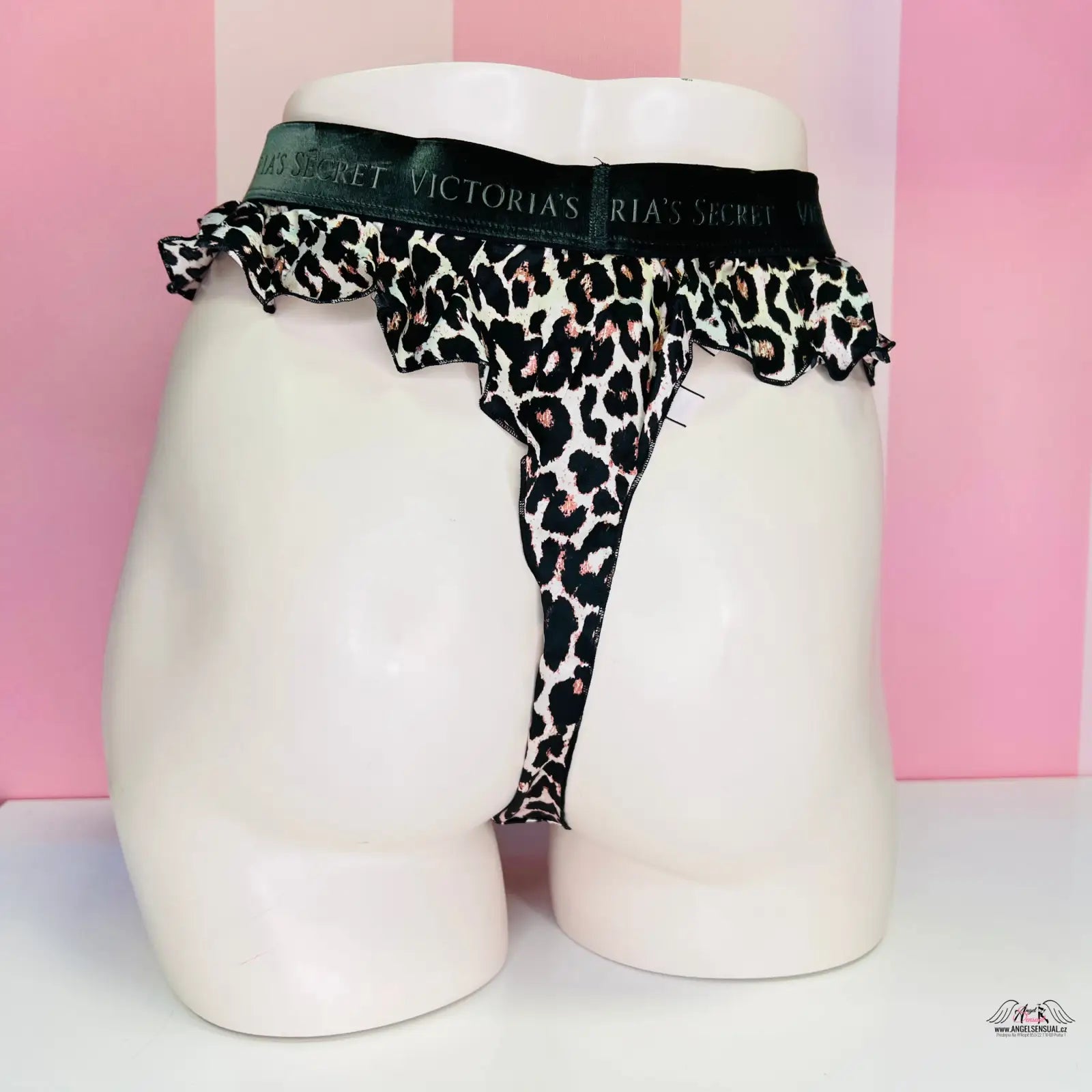 Hedvábné tanga s vysokým pasem a leopardím vzorem s volánkem pro maximální pohodlí
