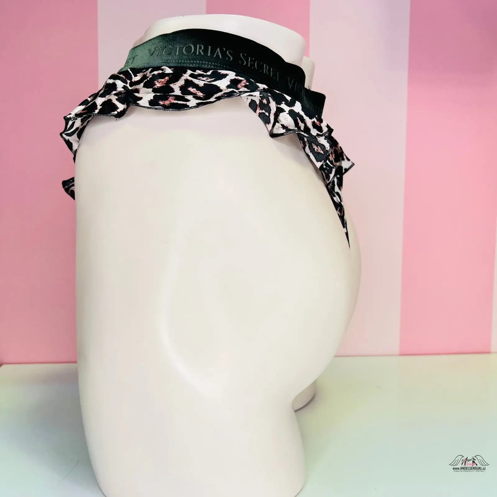 Černobílá vzorovaná Victoria’s Secret hedvábná tanga s vysokým pasem a maximálním pohodlím