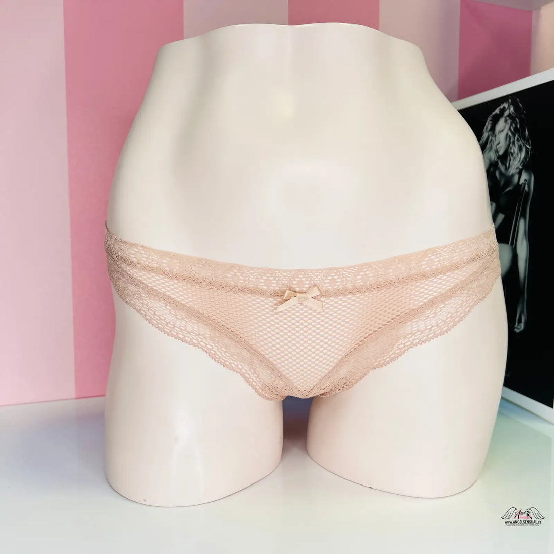 Beige lace panties on a mannequin for Victoria’s Secret prošívané tanga apparel & accessories