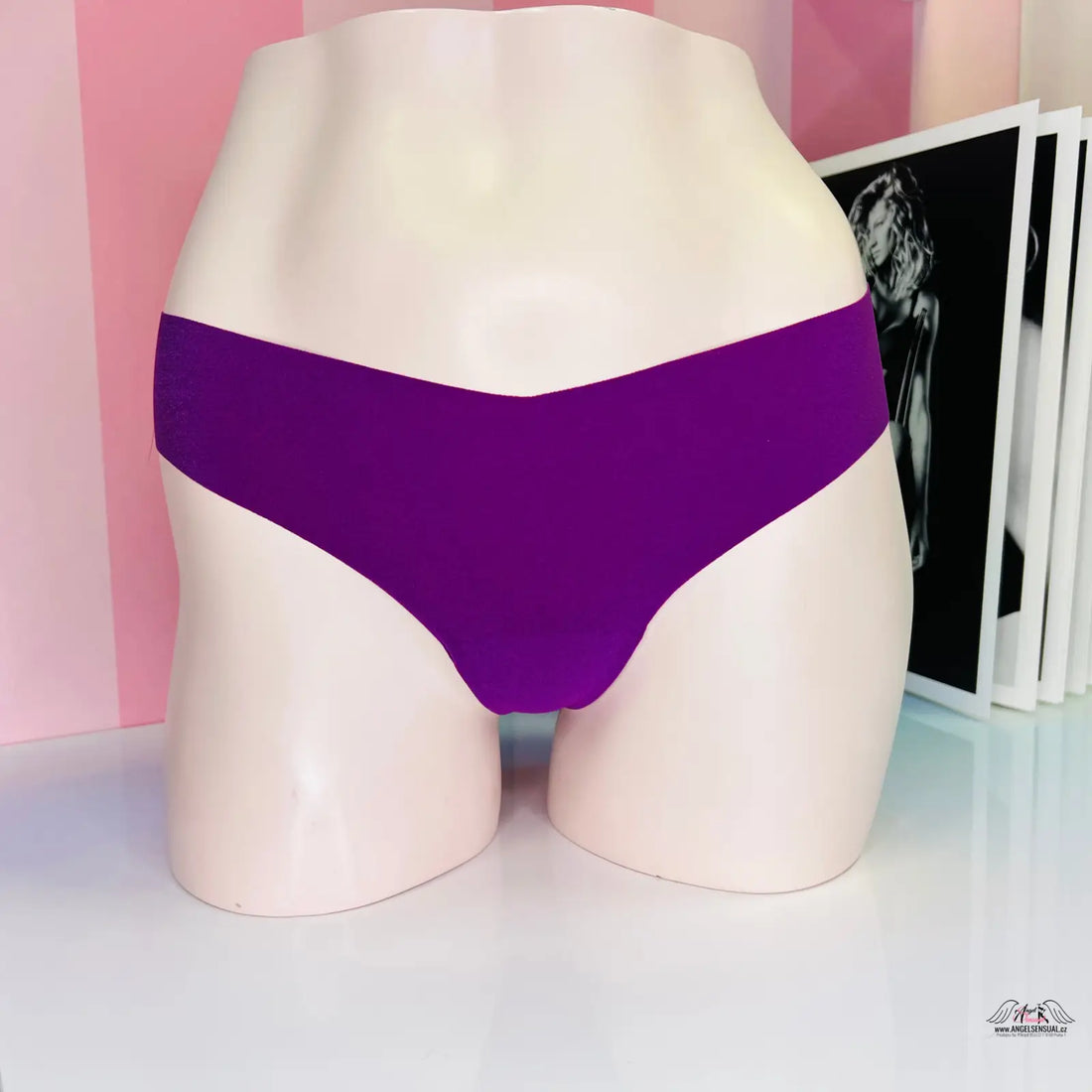 Purple seamless underwear Victoria’s Secret Tanga Síťované s všitým logem, krajkové tanga