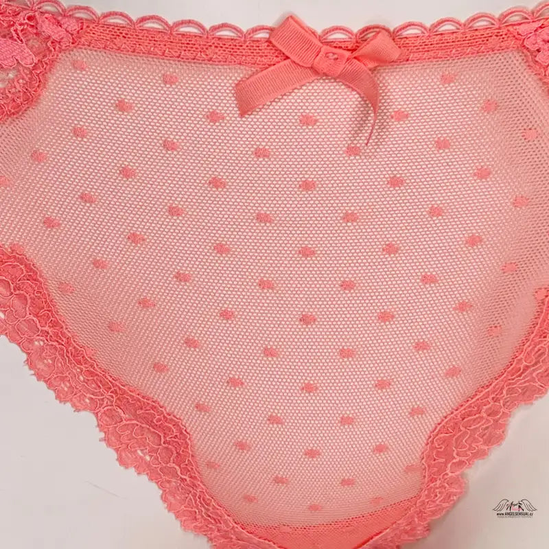 Coralové síťkované tanga s něžnými puntíky, krajkou a mašlí v Victoria’s Secret