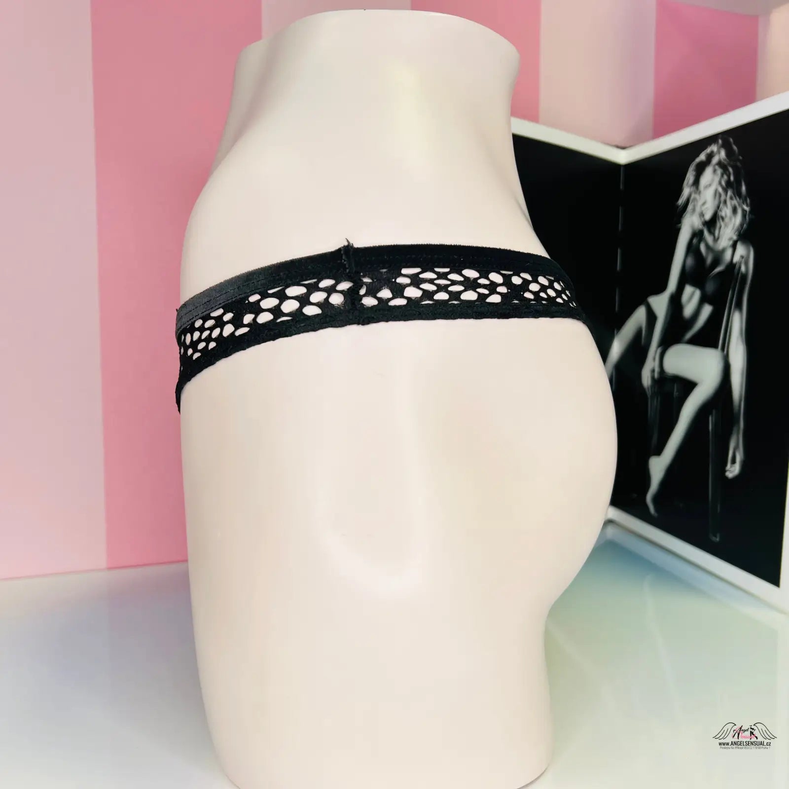 Hebké prošívané tanga Victoria’s Secret Tanga Síťované s sametovým okrajem a pocitem luxusu
