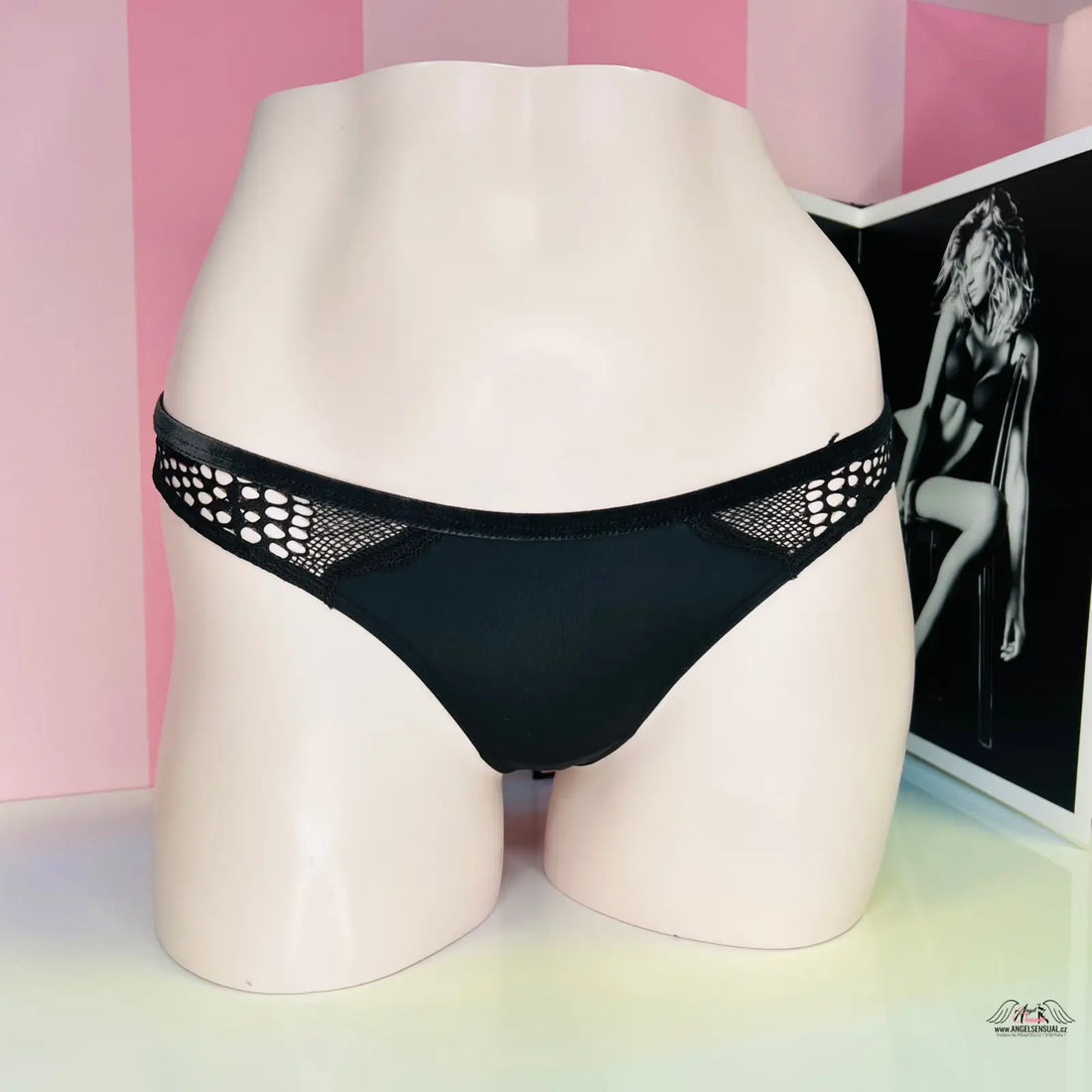 Hebké prošívané tanga Victoria’s Secret Tanga Síťované s sametovým okrajem a pocitem luxusu