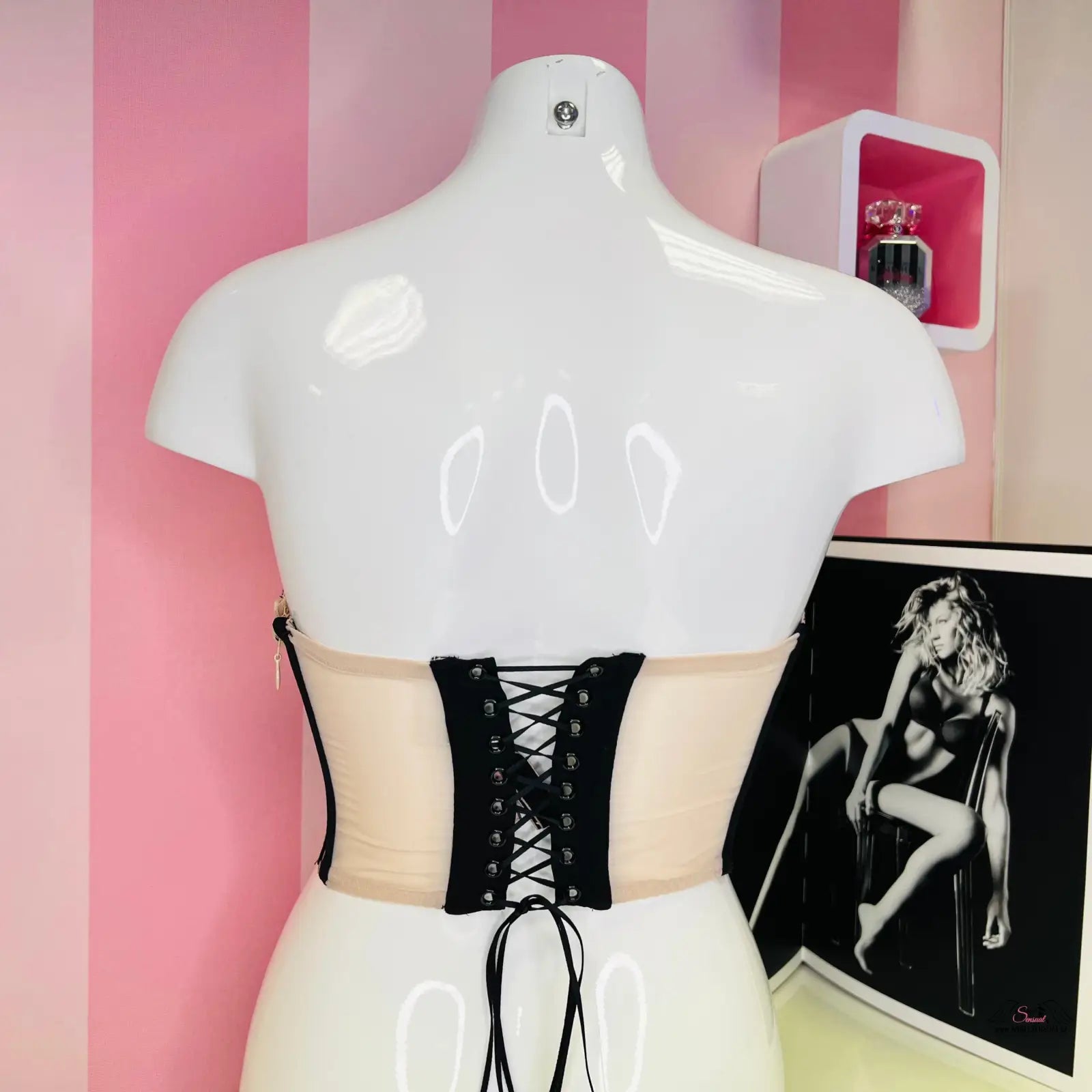 Manne s černobílým průhledným korzetem Victoria’s Secret Vázací Korzet s lehkou podšívkou
