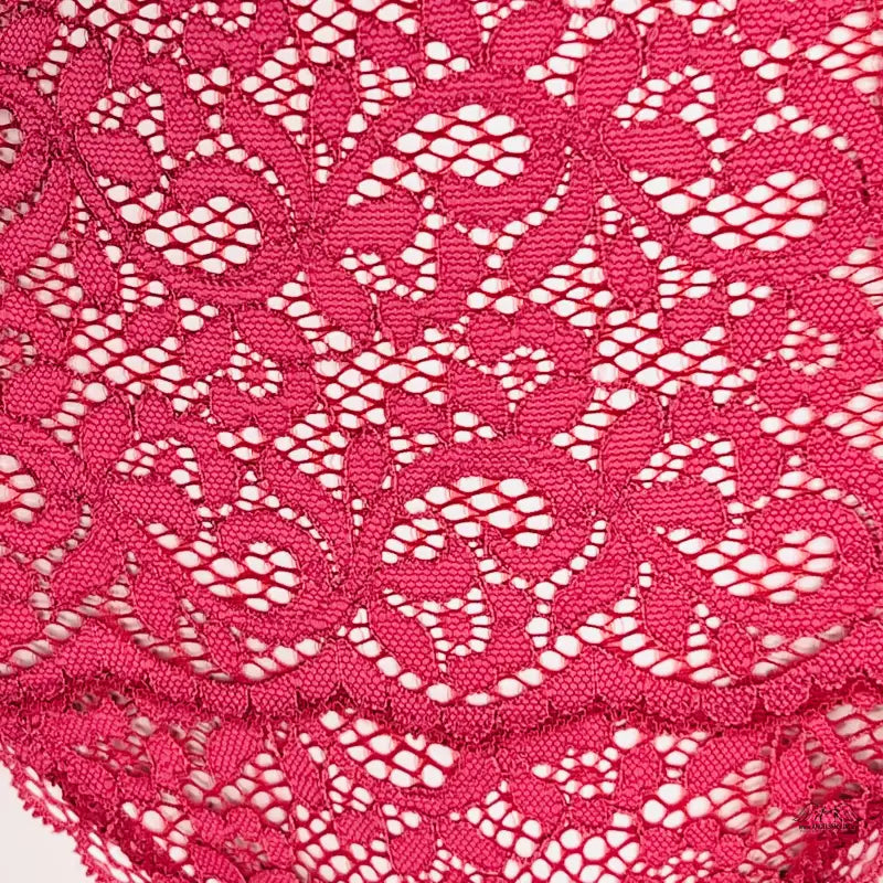 Pink krajková tanga Victoria’s Secret s vysokým pasem na figuríně