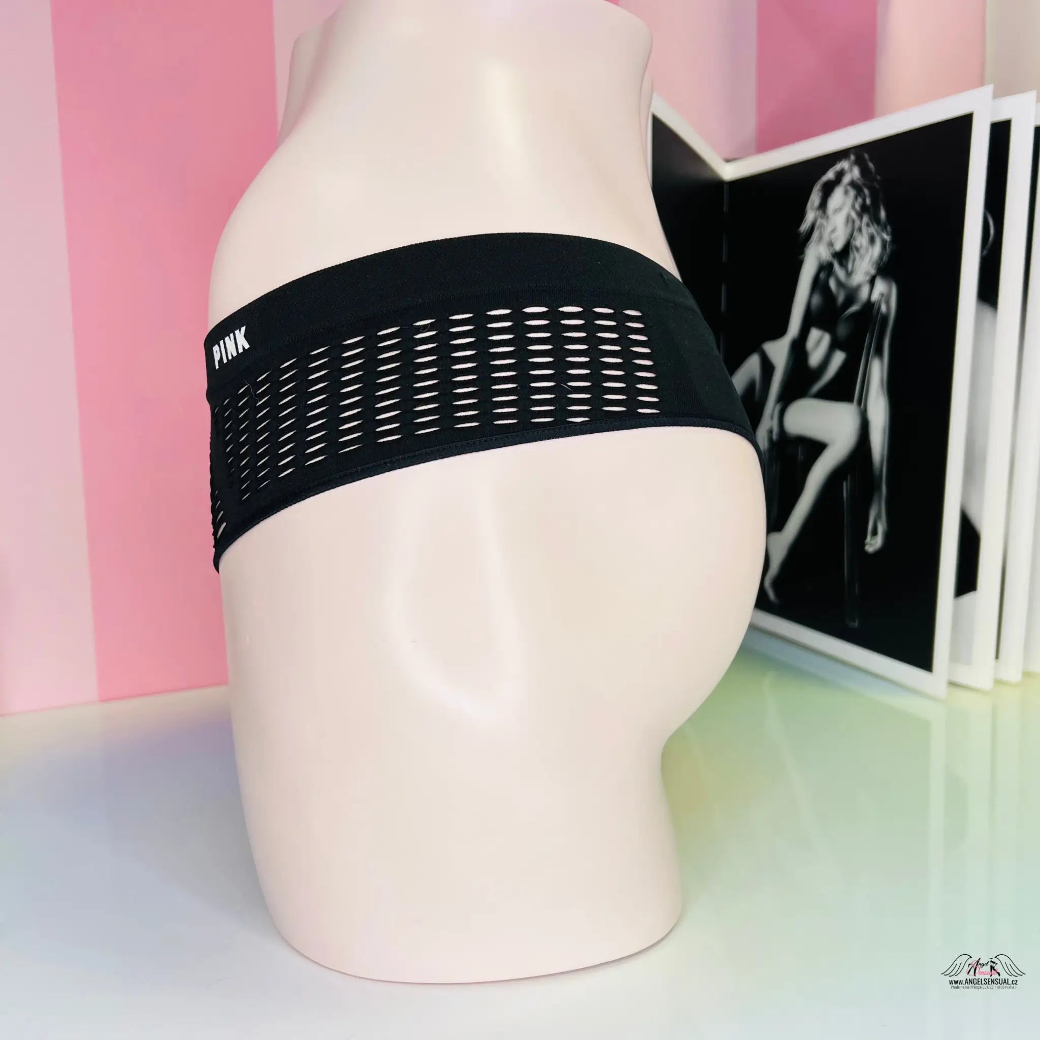 Elastické tanga - XS / Černá / Nové se štítky - Tanga PINK