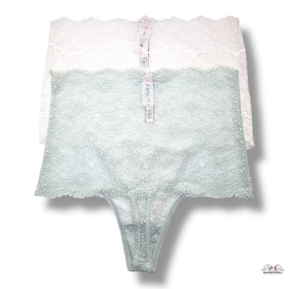 Bílé krajkové tanga s květinovou výšivkou a lemováním