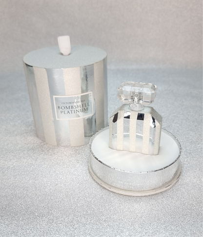 Stříbrná parfémová lahvička Victoria’s Secret Bombshell Platinum s odpovídajícím boxem, unikátní sběratelský tip