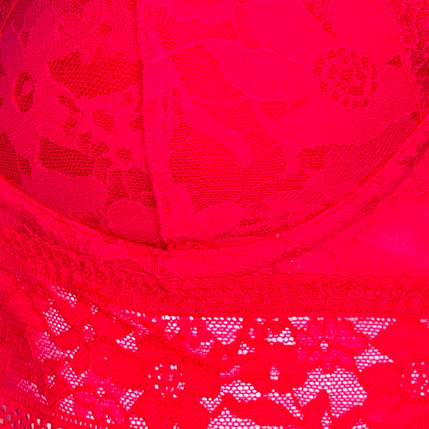 Sexy červená krajková braletka secret lace s florálním vzorem, nastavitelná ramínka