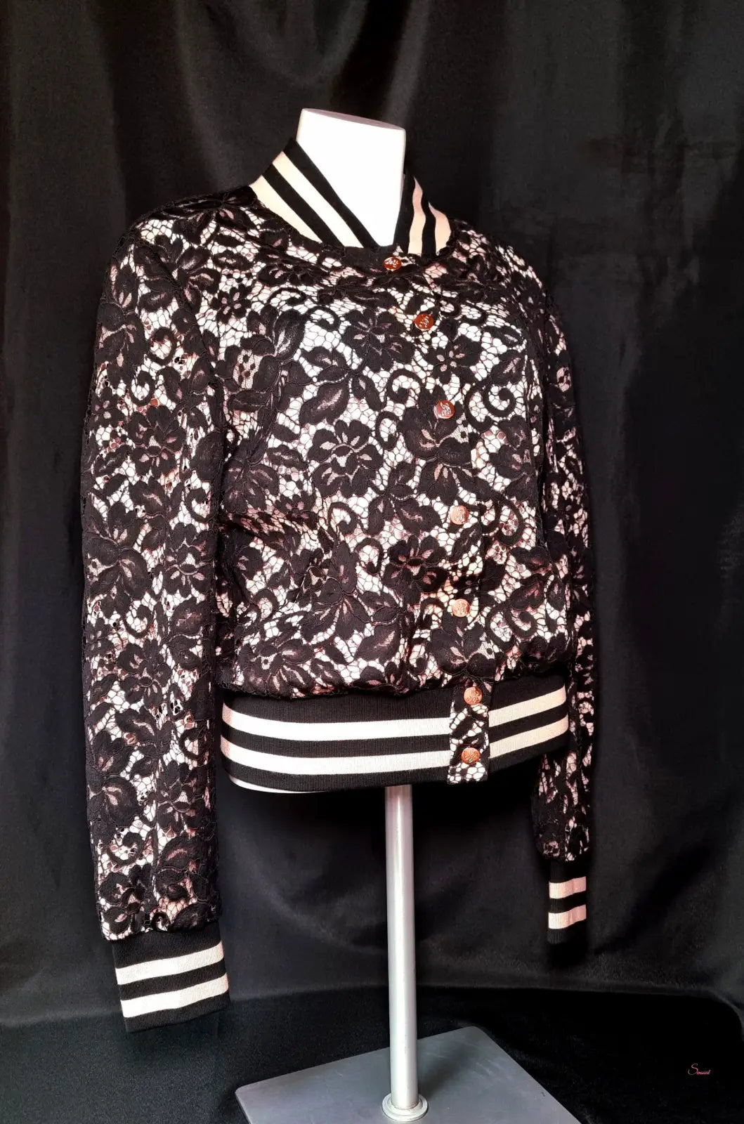 Black lace bunda Codey bomber stylová bunda Codey, elegant Codey Bomber Jacket