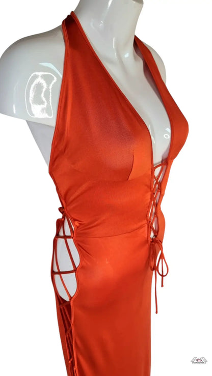 Dlouhé šaty Agent Provocateur Hedvábné Šaty Traci s vysokými rozparky a lace-up detaily