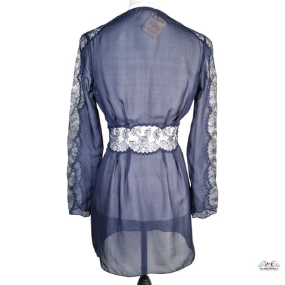 Agent Provocateur luxusní Župánek Willa s průhlednou indigo modrou a krajkou