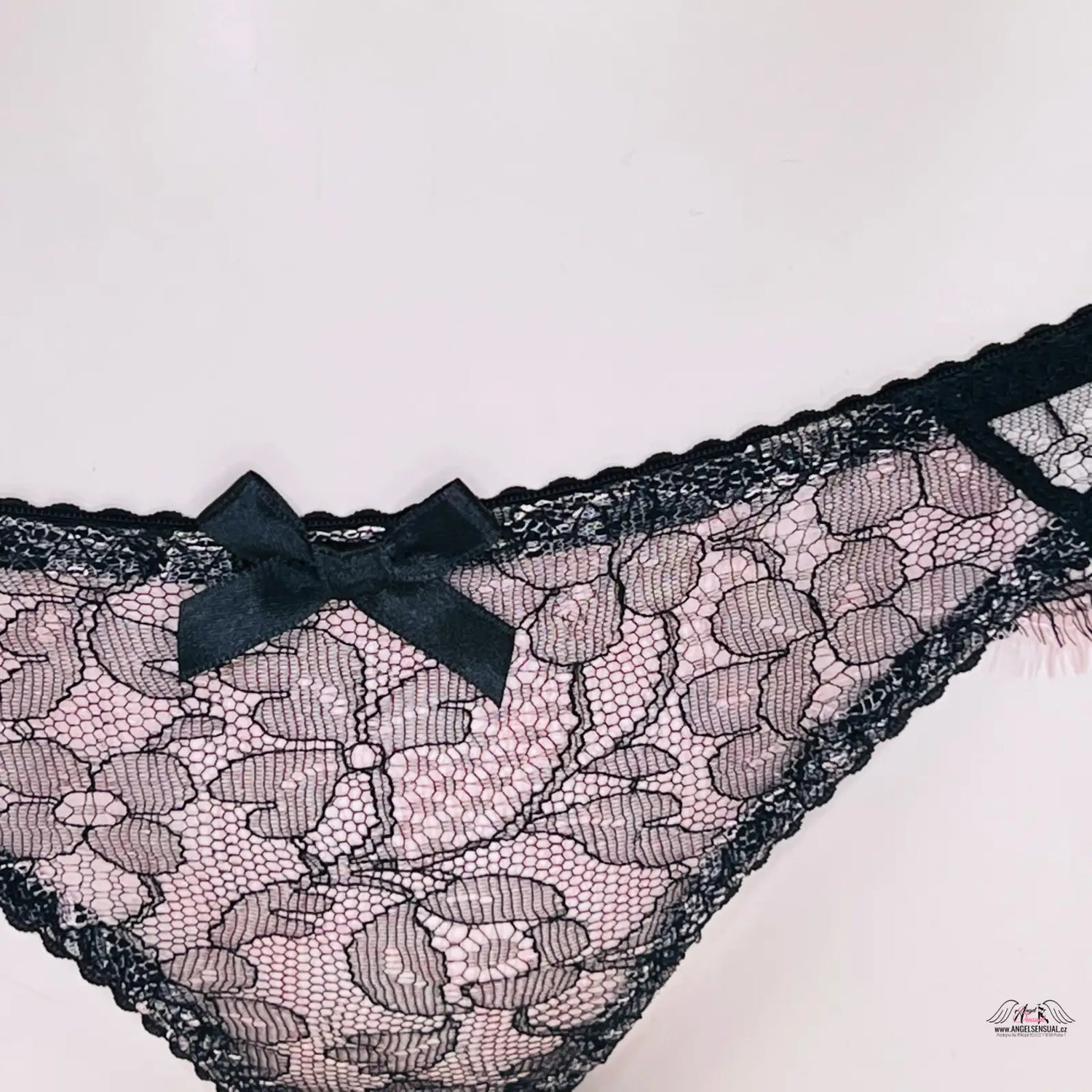 Black lace underwear with small bow detail, Agent Provocateur Kalhotky Ariel jemnými krajkovými volánky