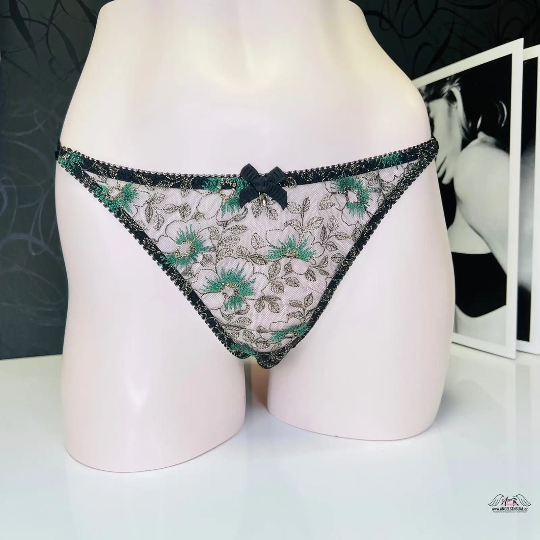 Floral-patterned lace thong Agent Provocateur Kalhotky Castalia síťované kalhotky