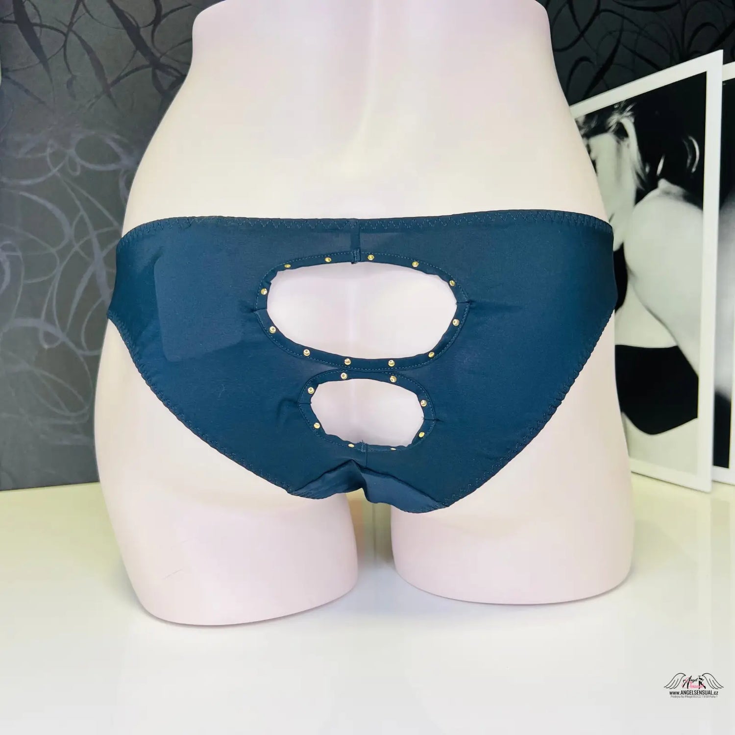 Navy modré kalhotky Liza s bílými oválnými průřezy na mannequin formě