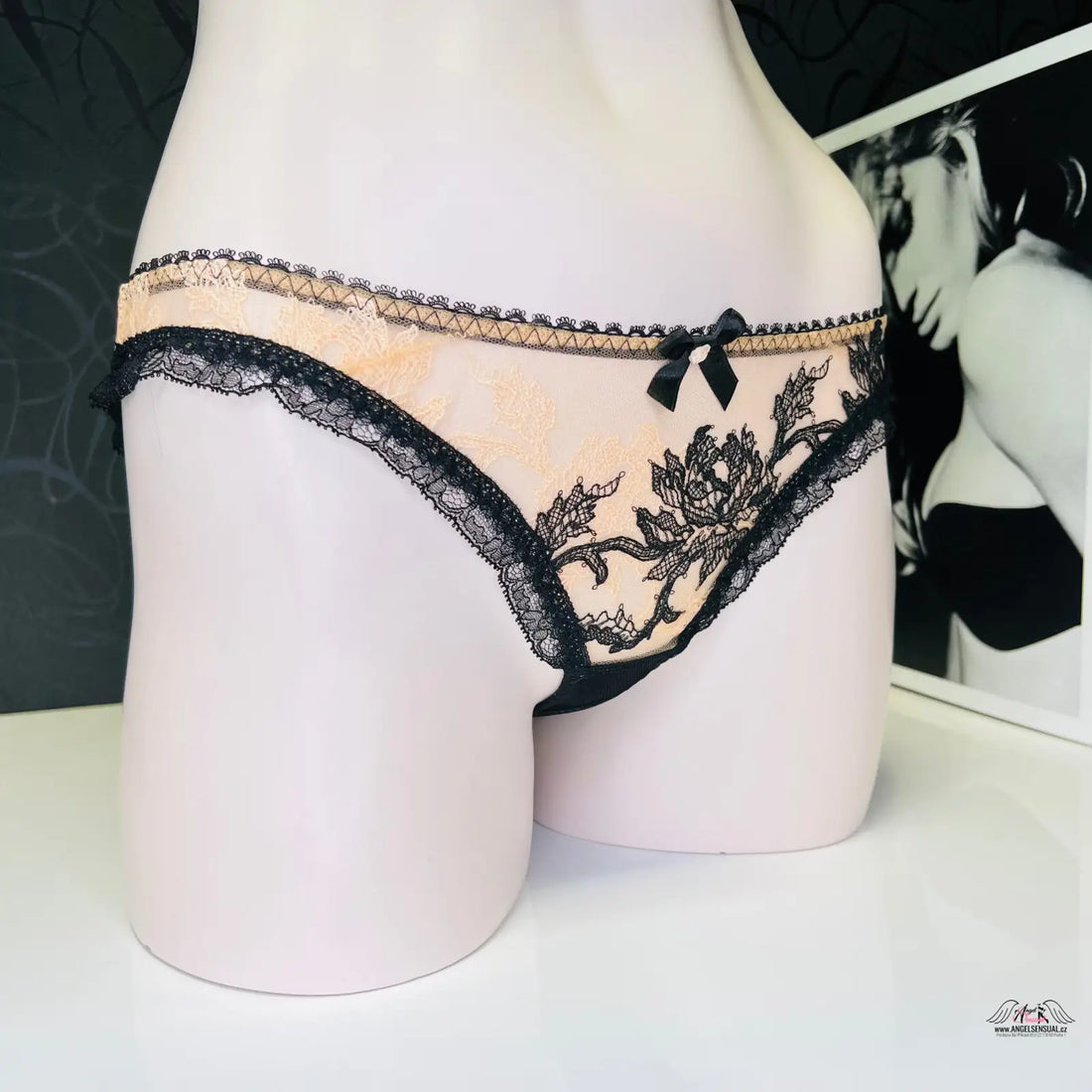 Peach and black floral lace kalhotky Luciela from Agent Provocateur