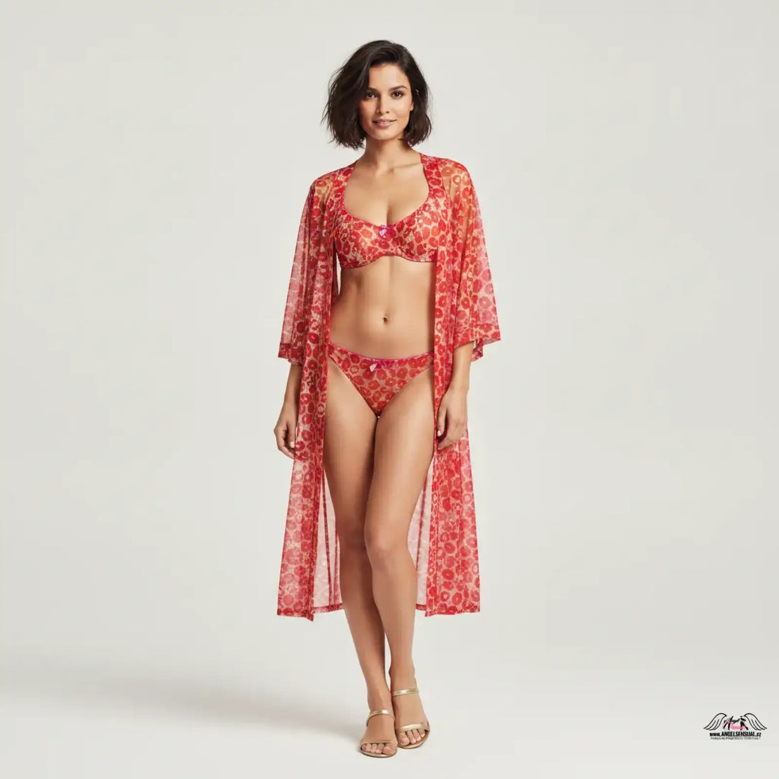 Červený květinový průsvitný přehoz z agent provocateur kit nošený přes sladěný bikiny set