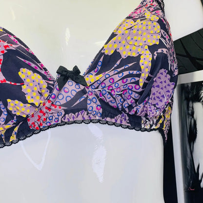 Fotografie Agent Provocateur Podprsenka Riva s květinovým vzorem a černým krajkovým lemem, lehkým push-up efektem
