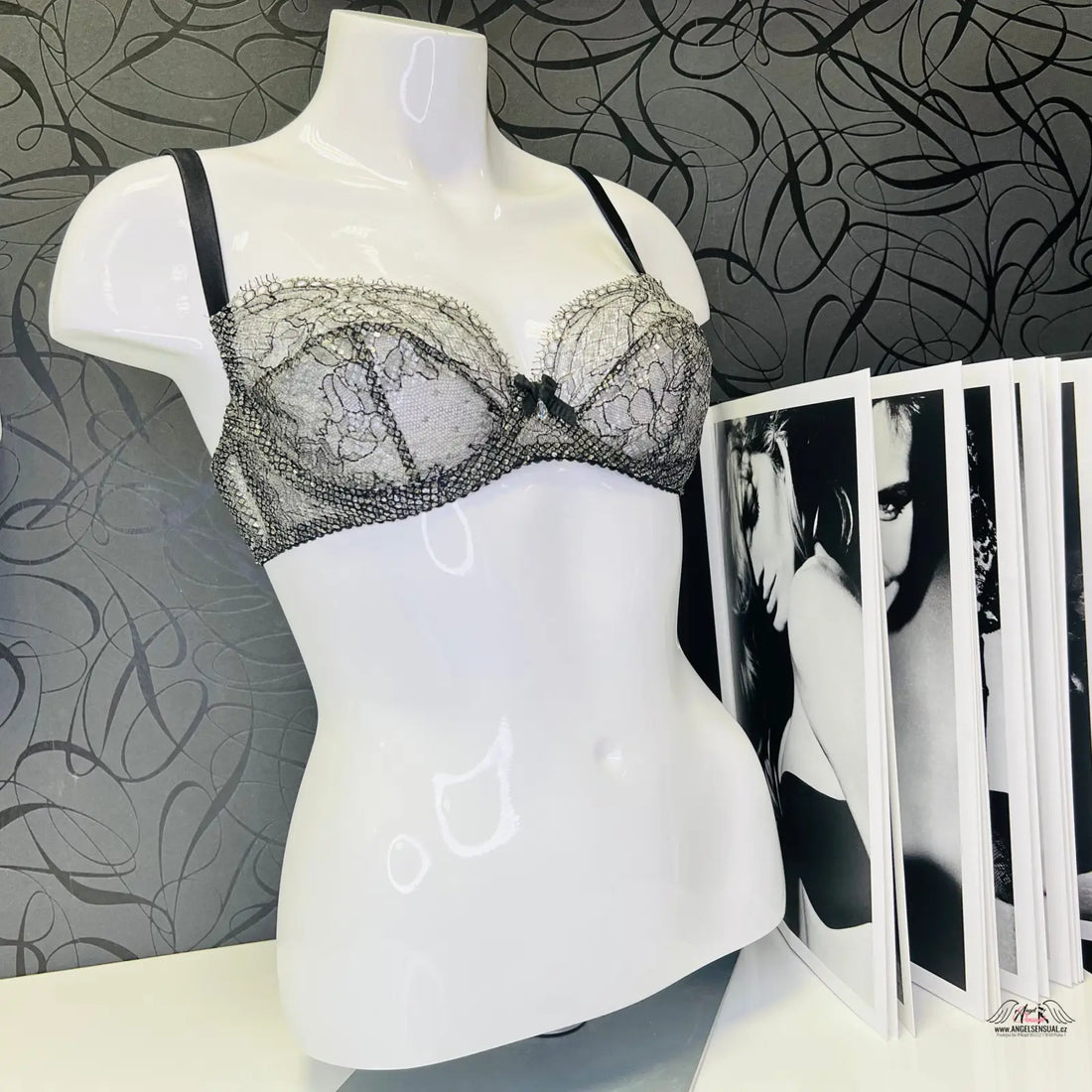 Obrázek dámské podprsenky Agent Provocateur Sianna Black Silver s černobílým designem
