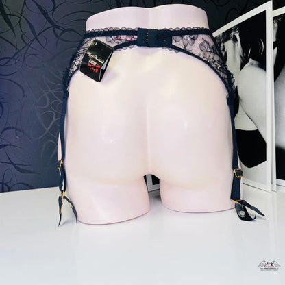 Agent Provocateur Georgie Suspender Midnight s černou krajkovou podvazkovou páskou