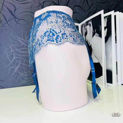 Blue lace garter belt from Agent Provocateur Podvazkový Pás Kiera with jemnou síťovinou
