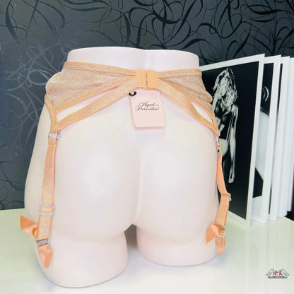 Peach-colored svůdný síťkovaný podvazkový pás Phoebe Provocateur s mašlemi