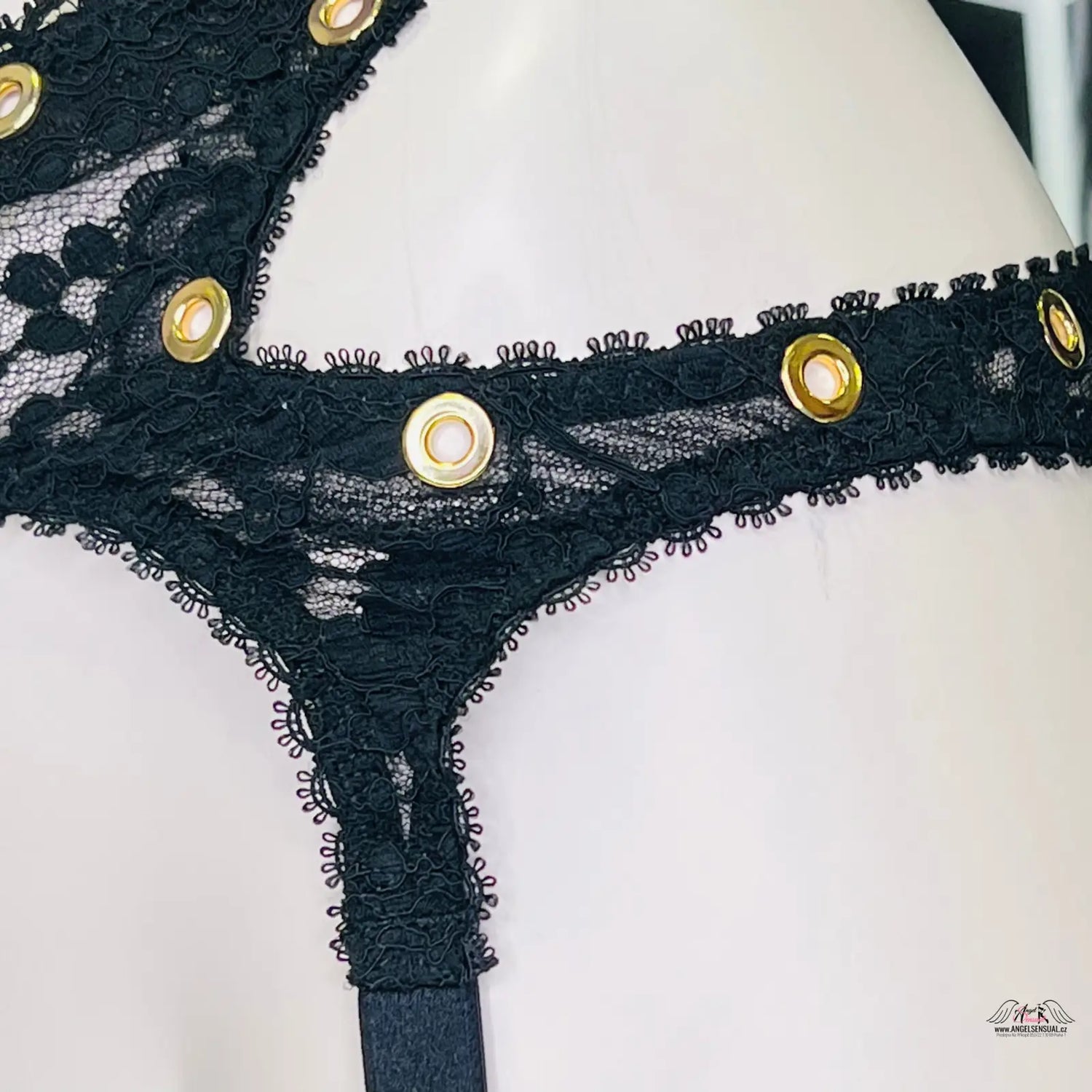 Agent Provocateur Stevie suspender black s francouzskou krajkou a zlatými gromety
