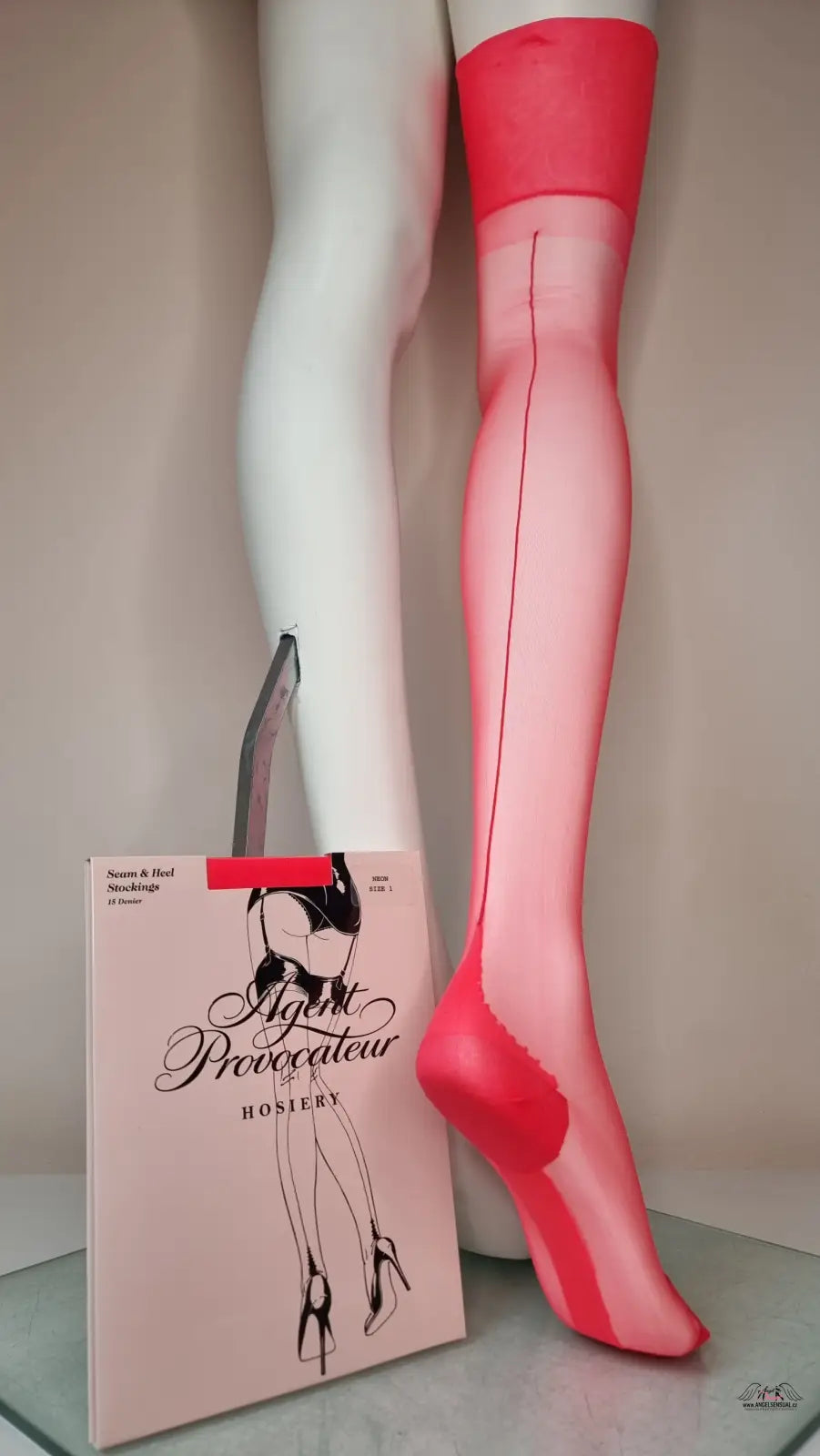 Agent Provocateur Neon Stocking 15 Denier s červenými sešitémi nadkolenkami agent provocateur