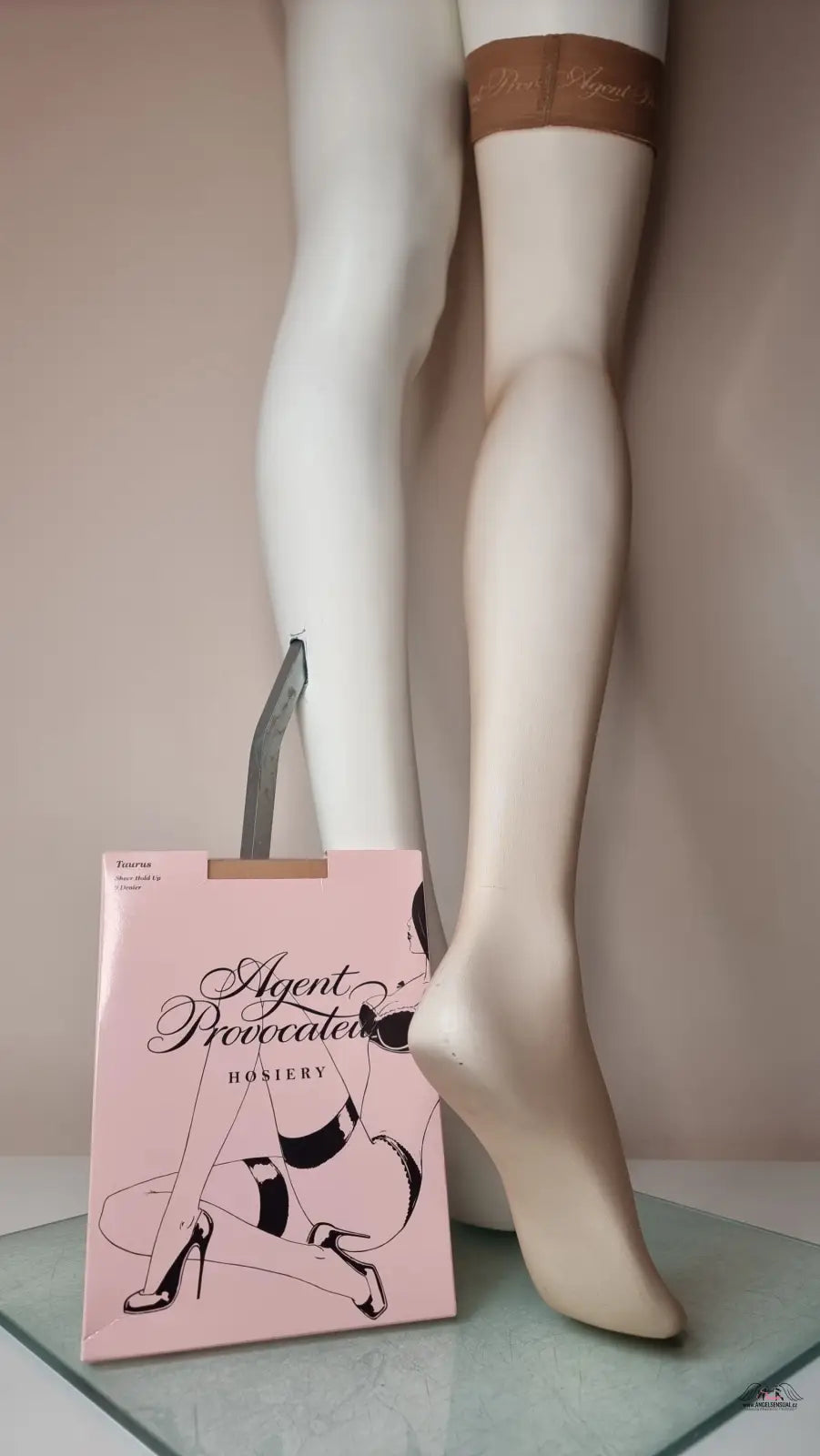 Stockings with pink packaging from Agent Provocateur Punčochy Taurus Hold Up Champagne Stocking 9 Denier