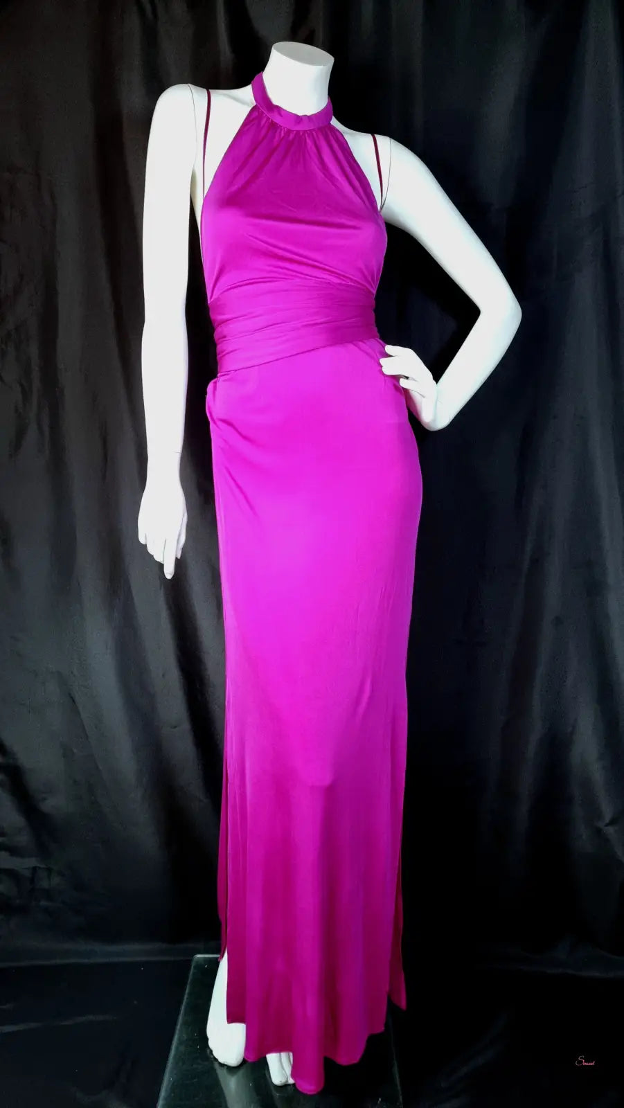 Magenta halter-neck šaty terese od Agent Provocateur, luxusní Victoria’s Secret styl