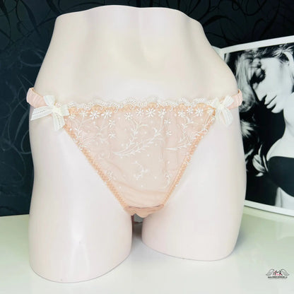 Agent Provocateur Tanga Suezee s broskvovými květinovými krajkami a bílými mašlemi